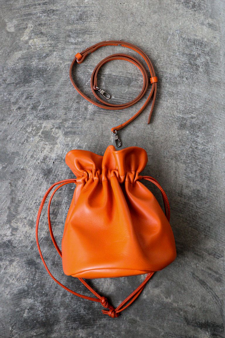Rich I - CYLINDER LEATER PURSE BAG ORANGE / スモール / 巾着バッグ  