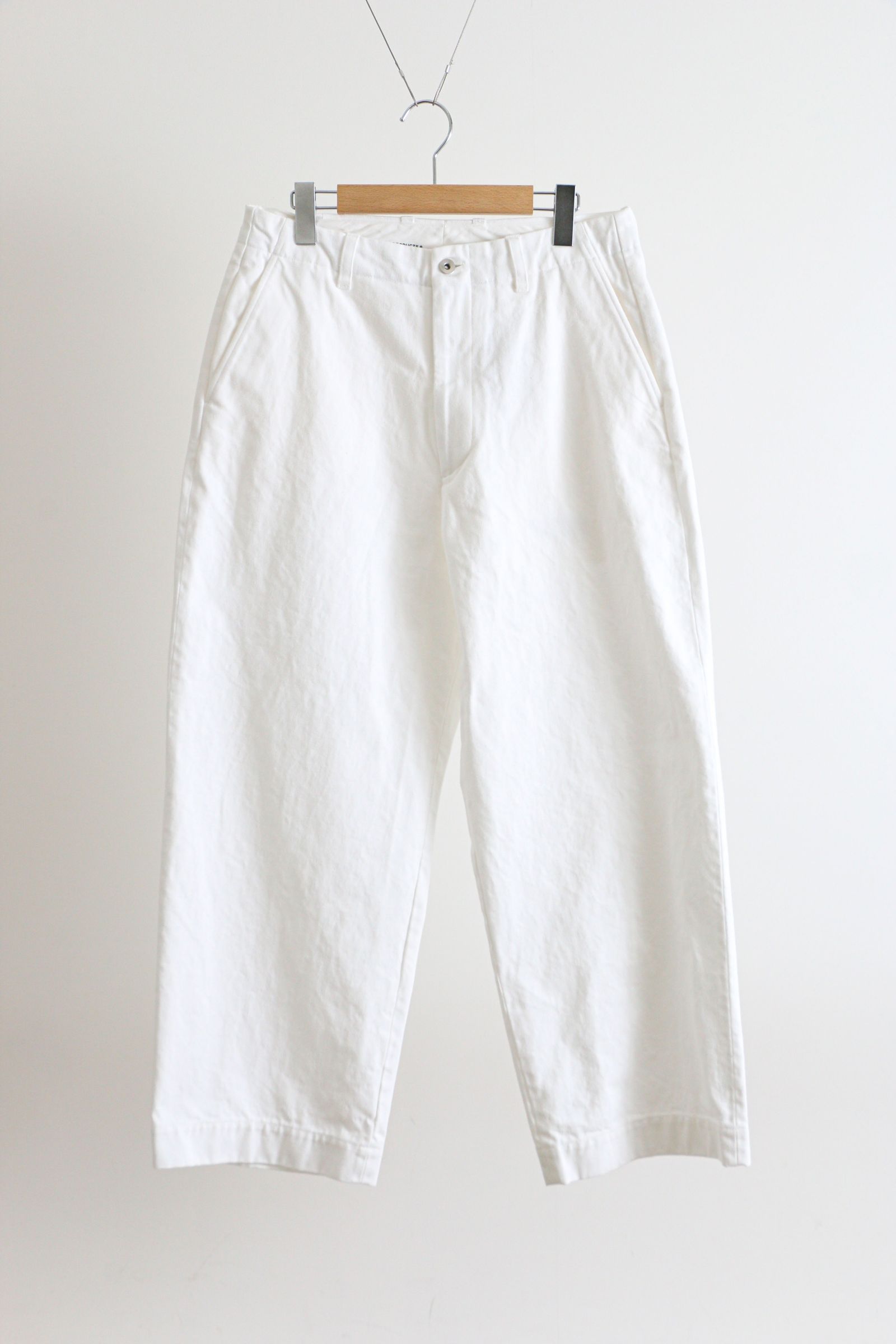 UNIVERSAL PRODUCTS - No Tuck Wide Denim Trousers WHITE | koko