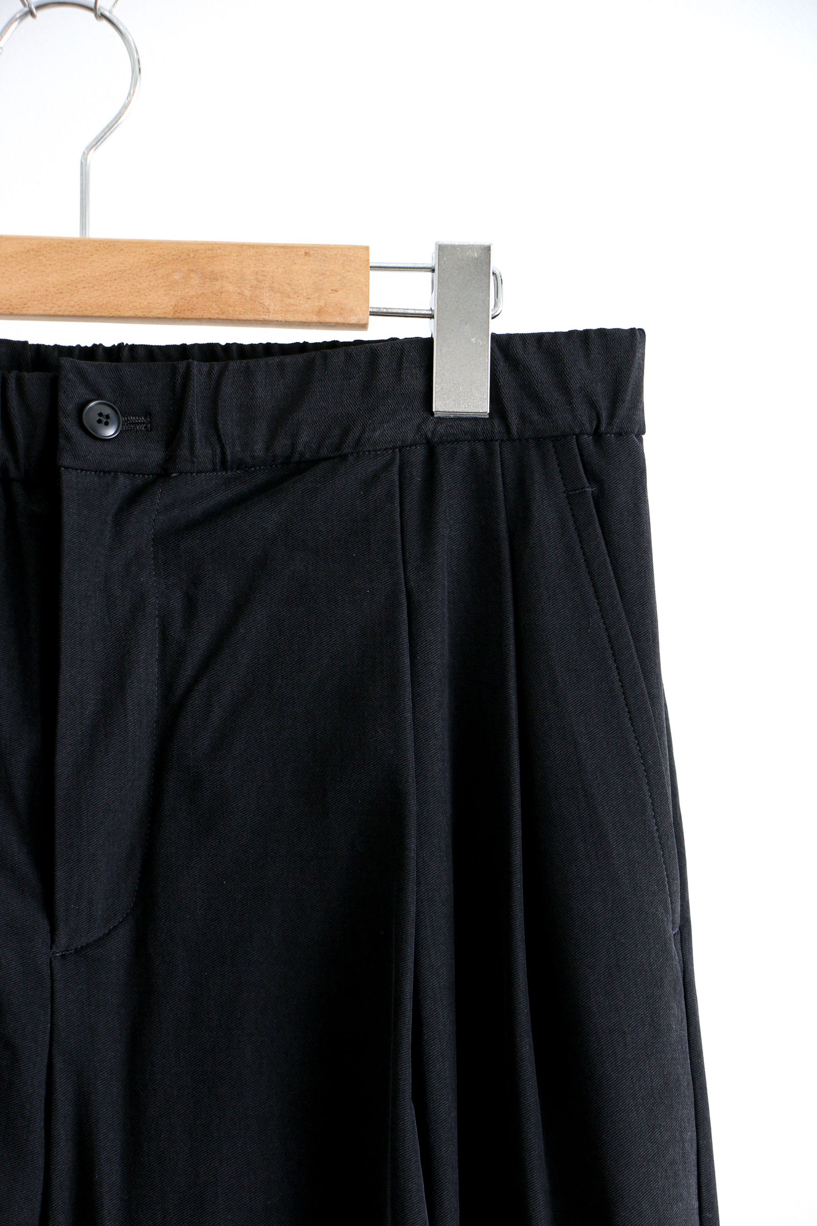 Fibri Cupro Vintage Easy Tuck Pants Black - 2