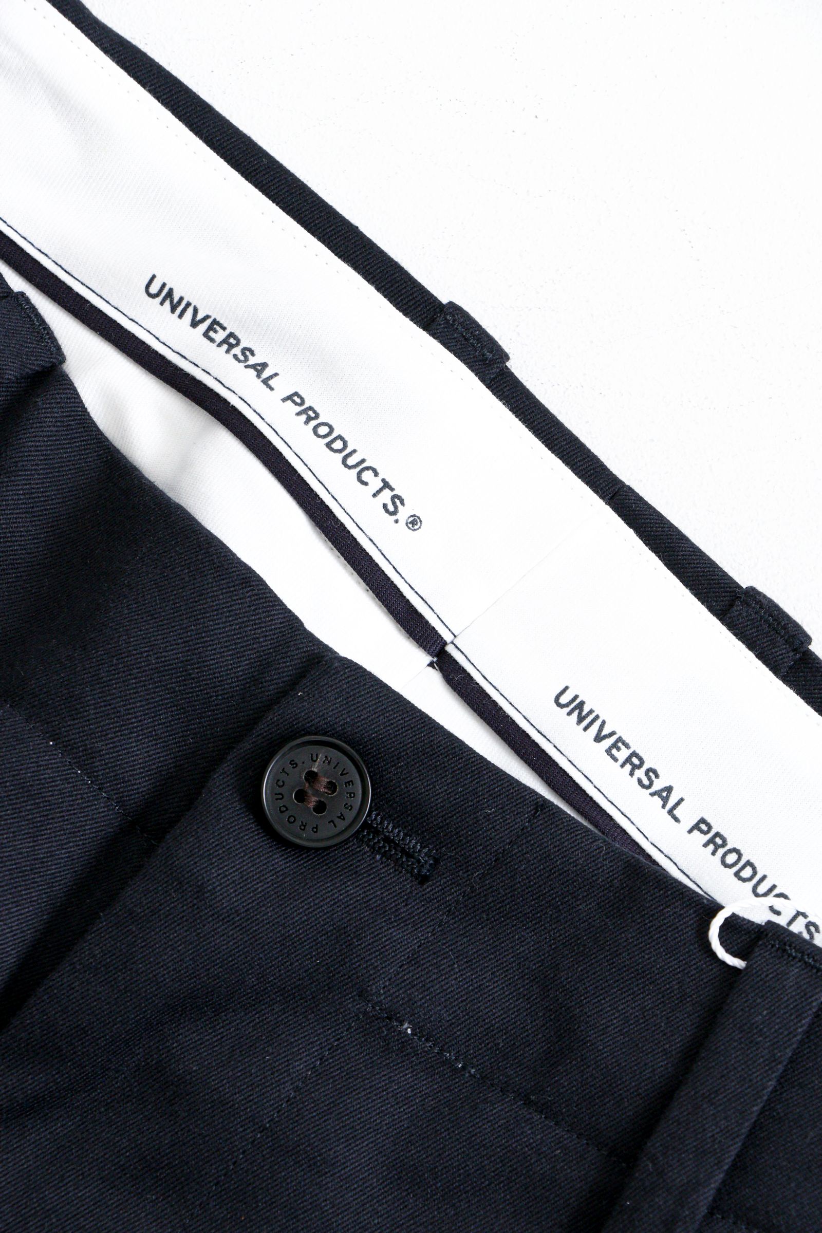 UNIVERSAL PRODUCTS - No Tuck Wide Chino Trousers NAVY | koko