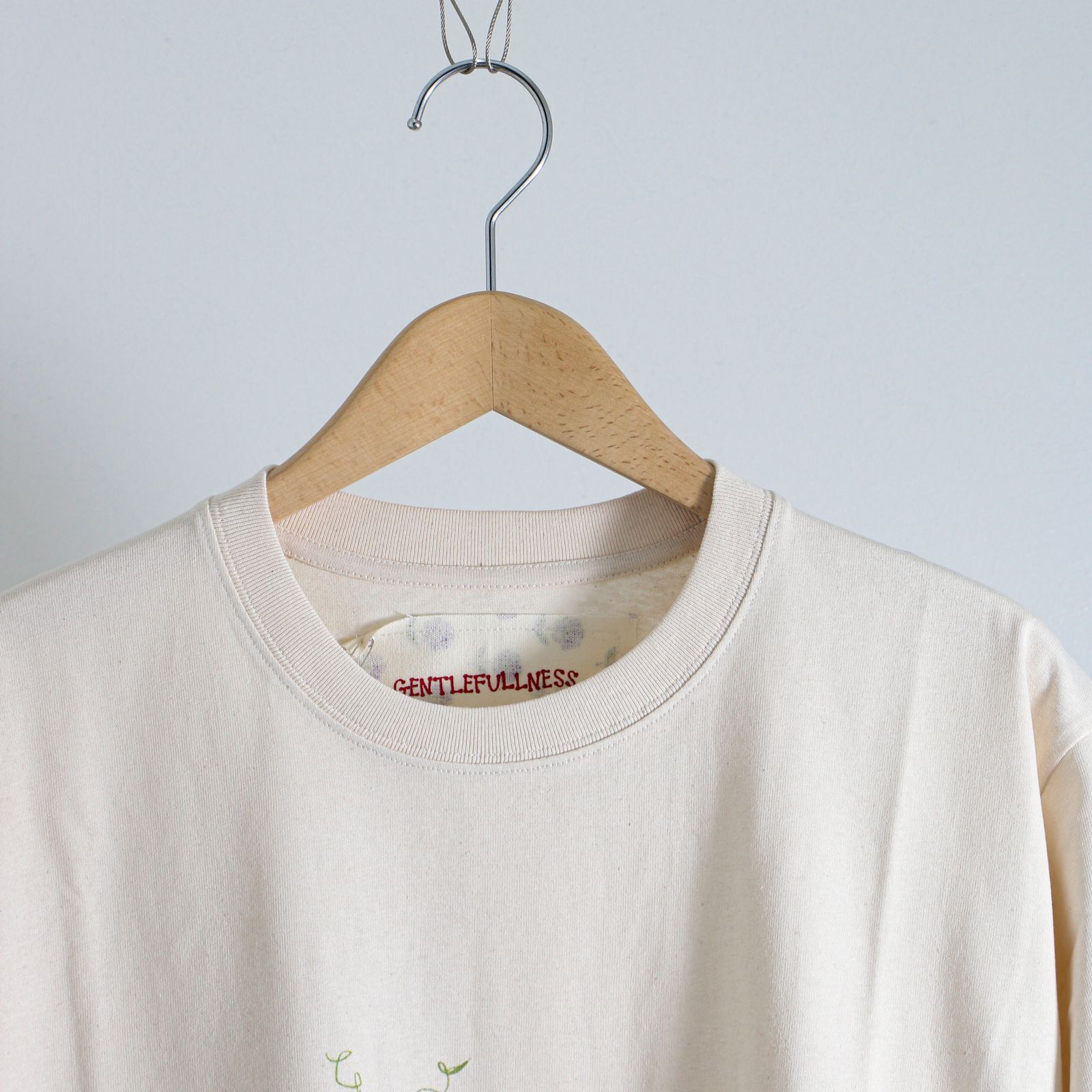 GENTLE FULLNESS - Recycled Cotton SS Tee ECRU EYES / プリントT 