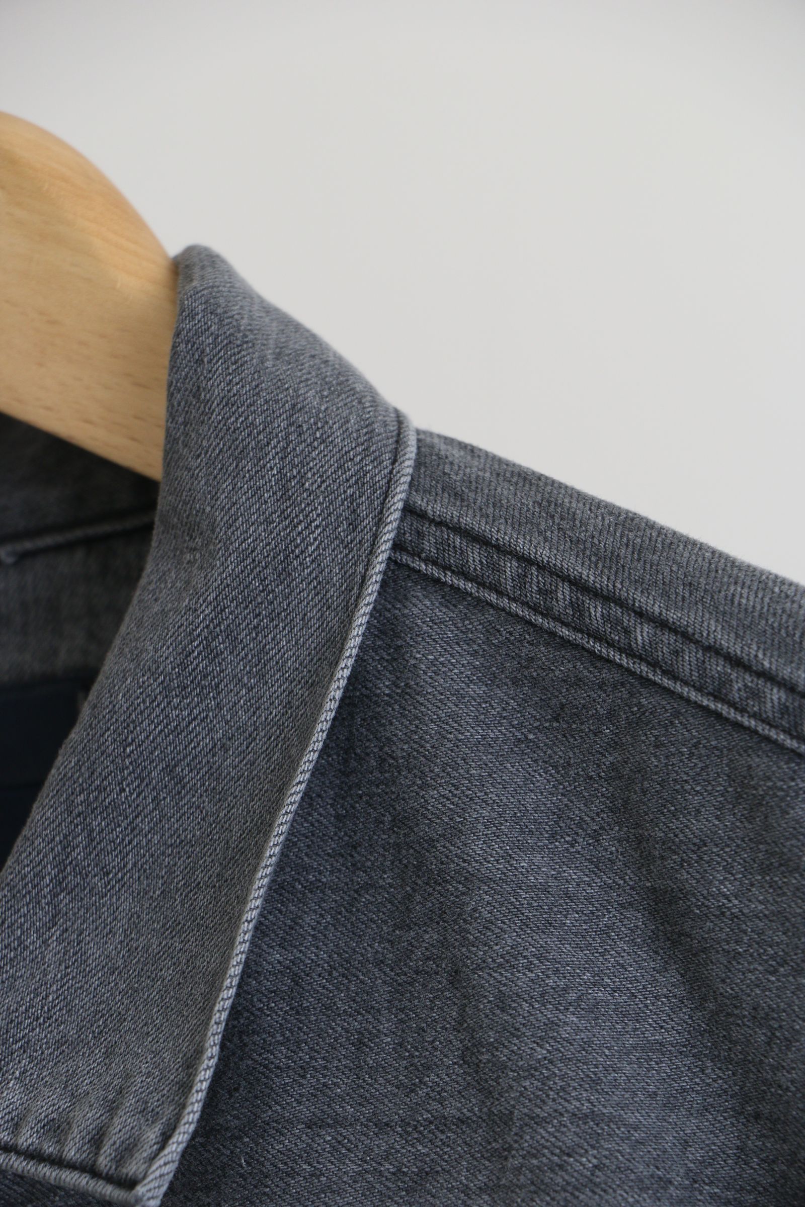 meanswhile - FADE DENIM PLEATED SLEEVE BLOUSE (OFF BLACK