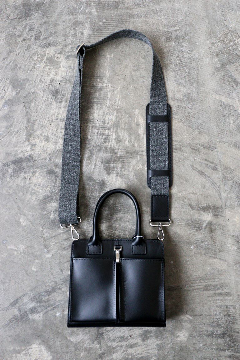 Rich I - S.RECTANGLE LEATER HELMET BAG SMALL BLACK / スモール 