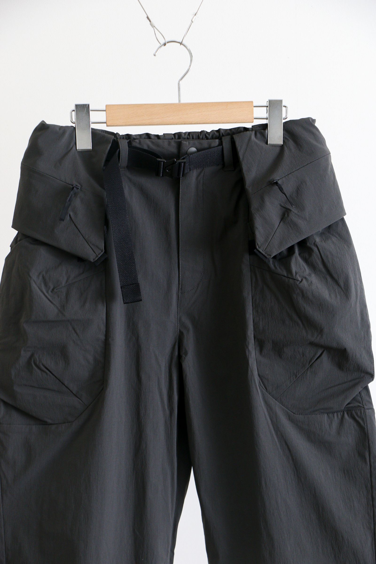 alk phenix - Zak Pants KAR / karu-stretch taffeta II / OFF BLACK