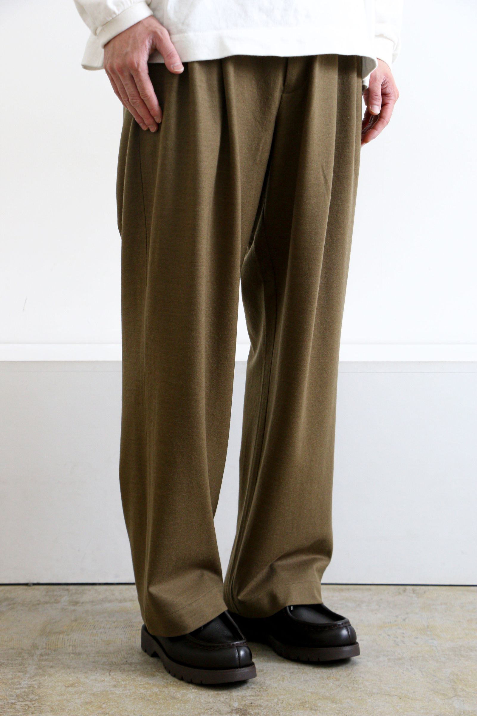 KANEMASA PHIL. - High Gauge Milled Wool Easy Slacks KHAKI / ウール ...