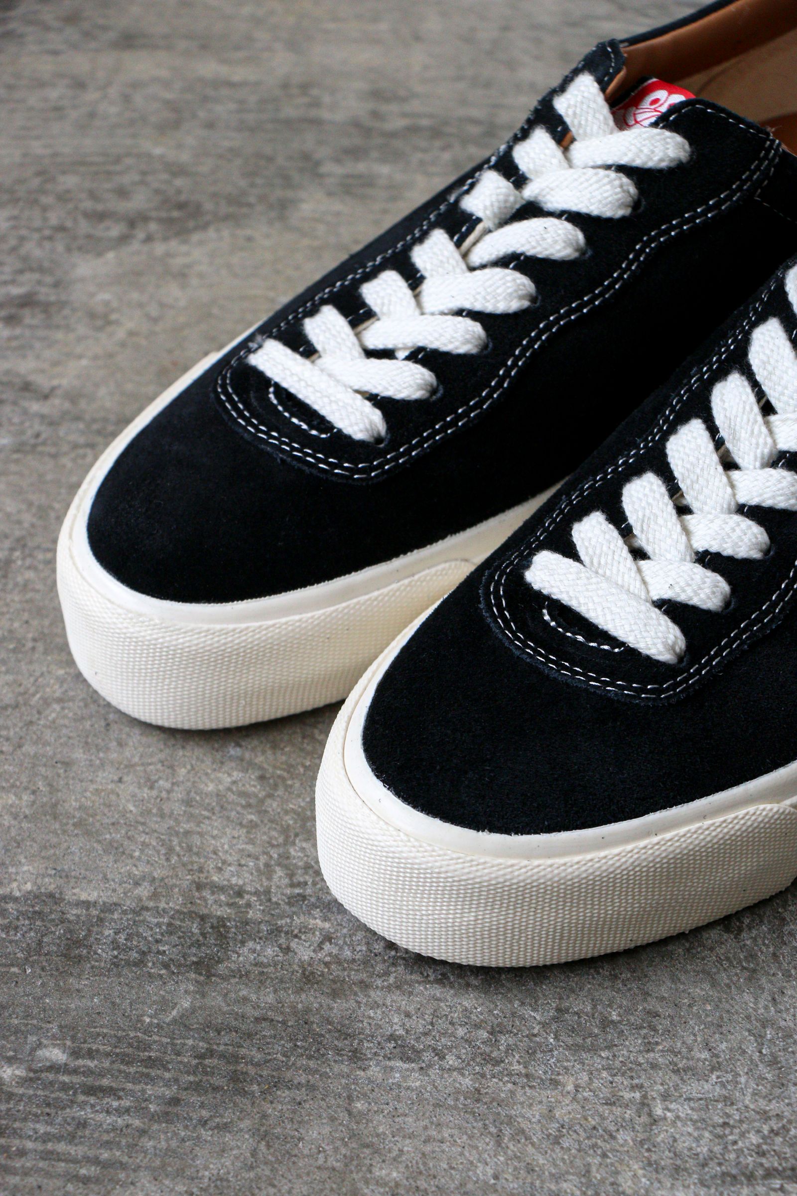 LAST RESORT AB - VM001 Suede LO Black / White | koko