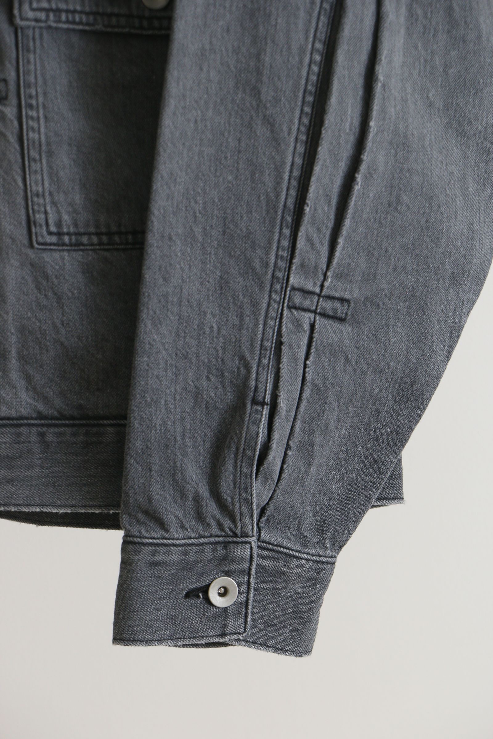 meanswhile - FADE DENIM PLEATED SLEEVE BLOUSE (OFF BLACK