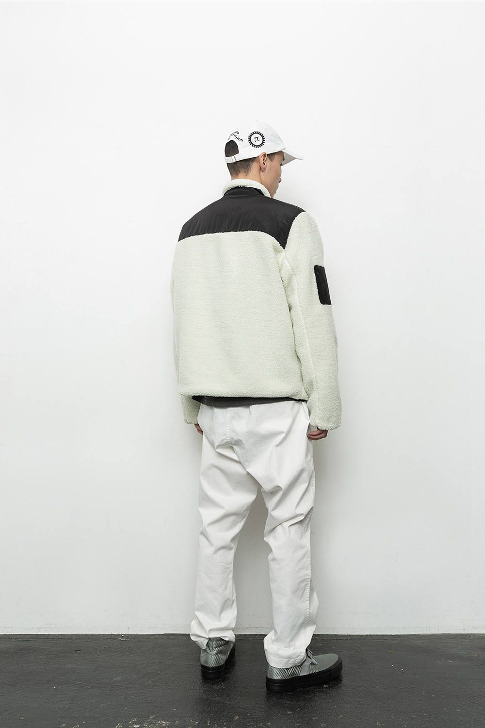 - 2019 A/W LOOK BOOK -