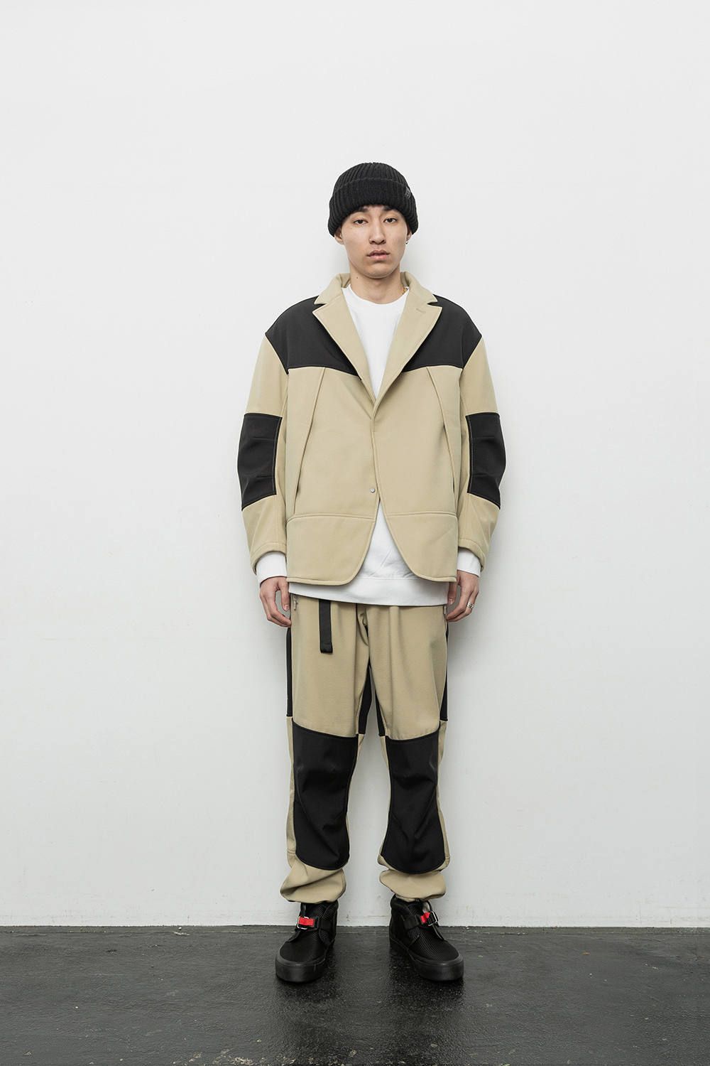 - 2019 A/W LOOK BOOK -