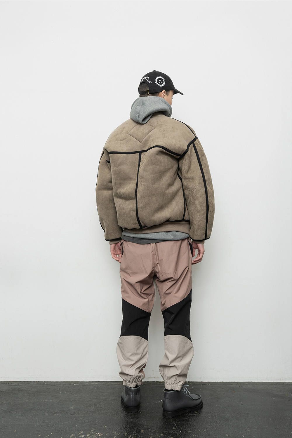 - 2019 A/W LOOK BOOK -