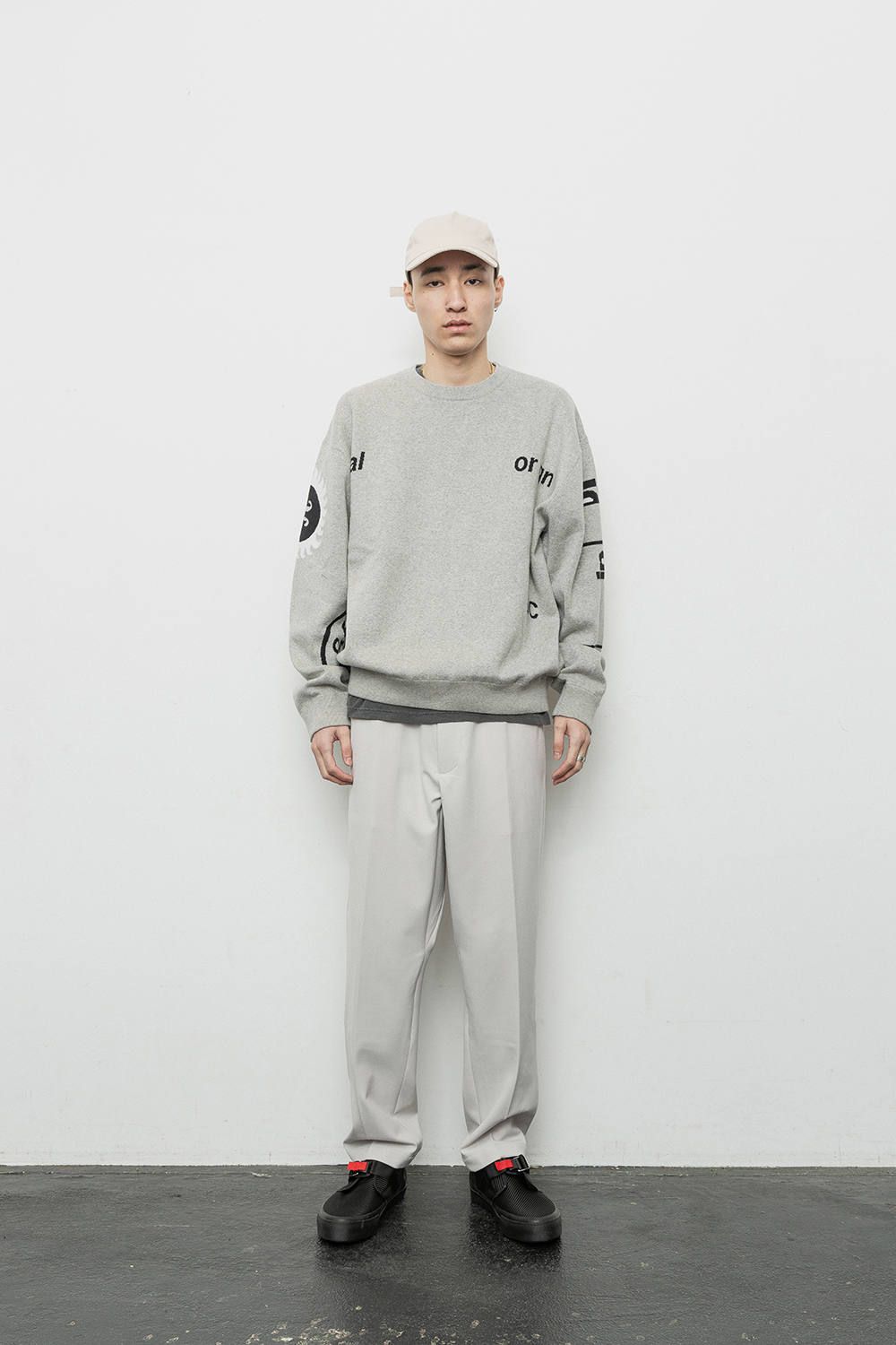 - 2019 A/W LOOK BOOK -