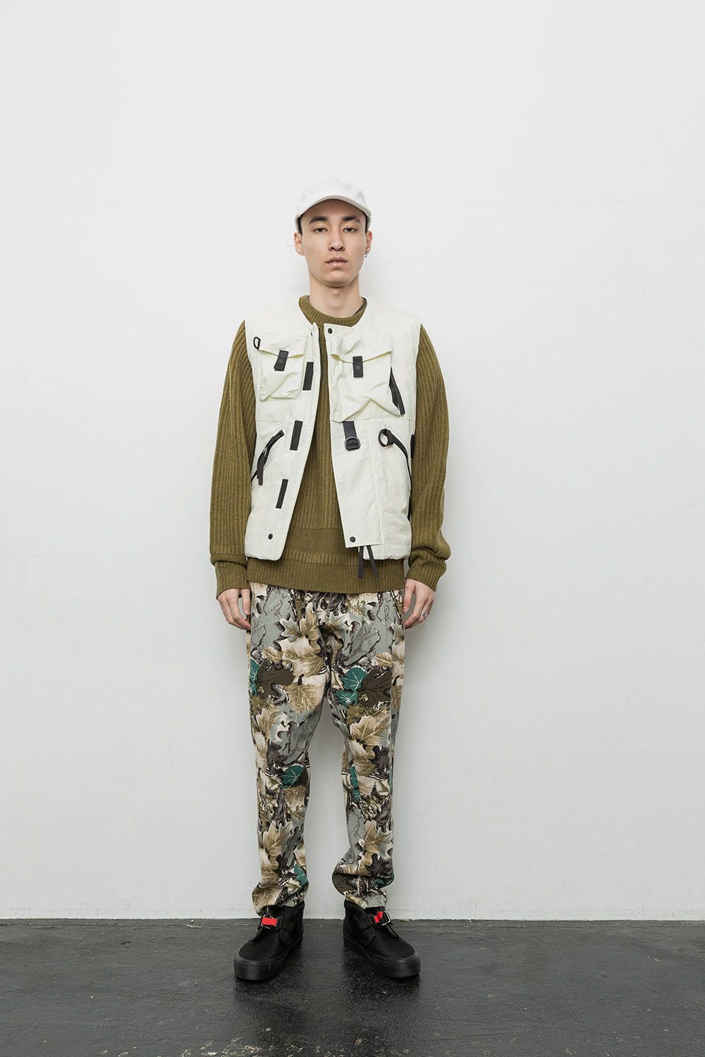 - 2019 A/W LOOK BOOK -