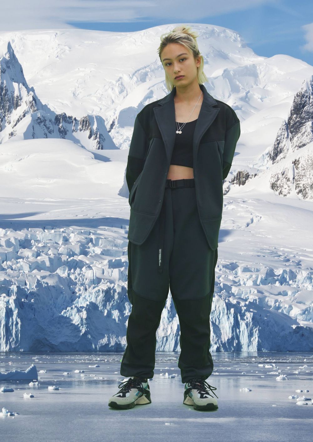- 2019 A/W LOOK BOOK -