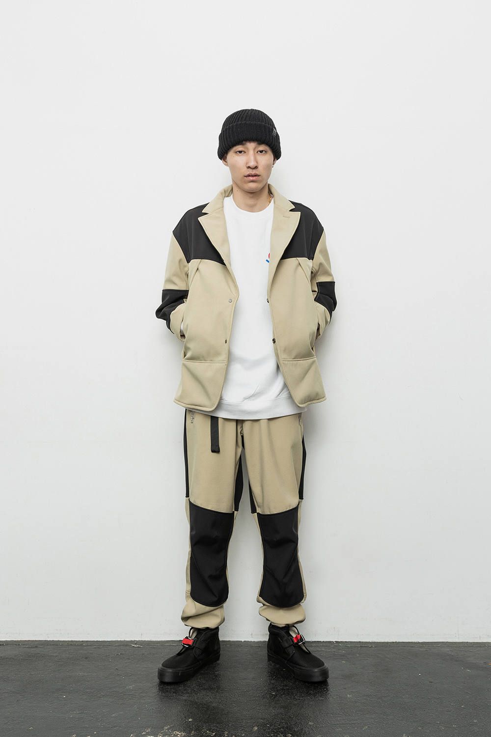 - 2019 A/W LOOK BOOK -