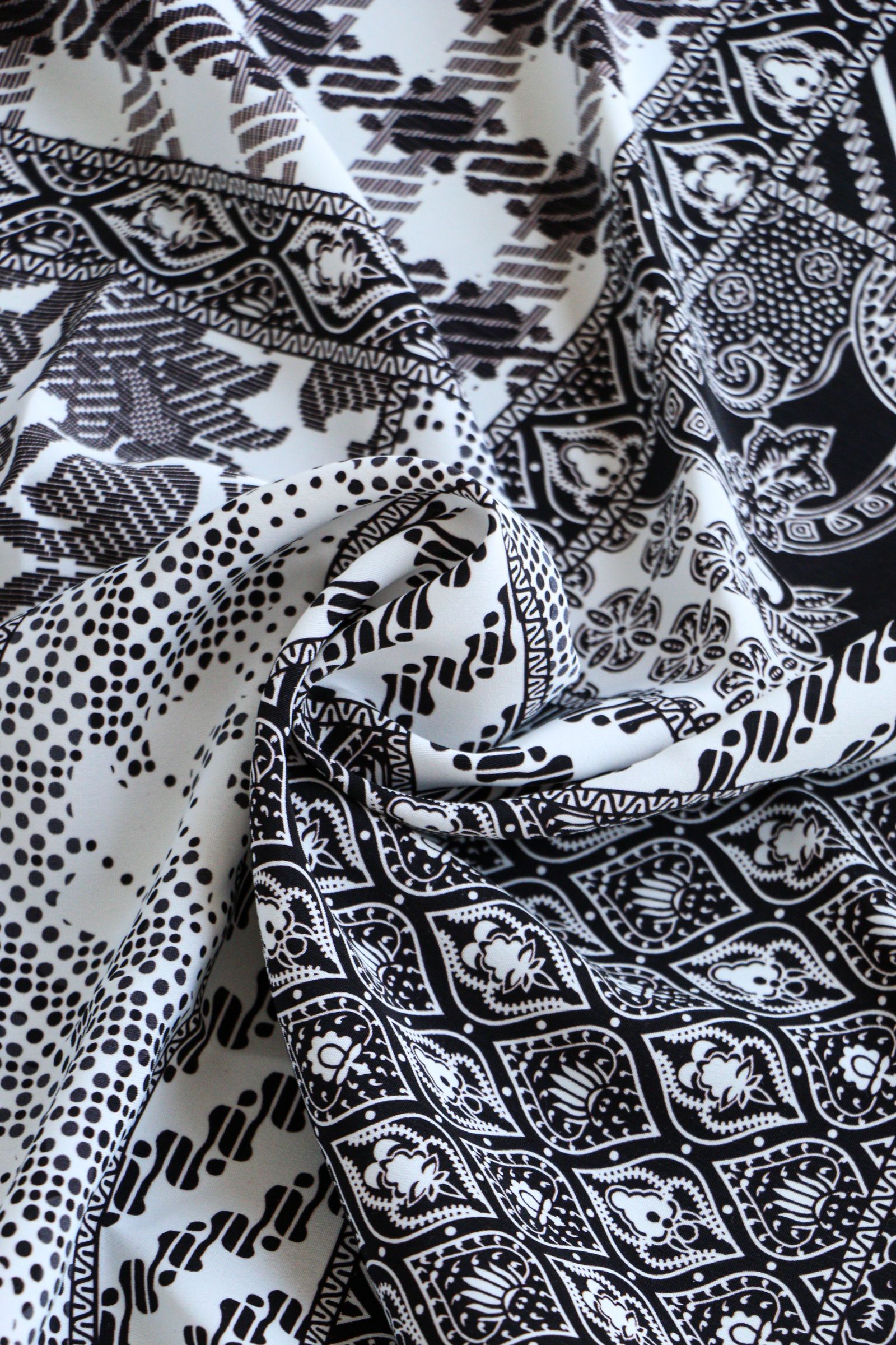 rajabrooke - rajabrooke ASIAN BATIK FUROSHIKI MONOTONE | koko