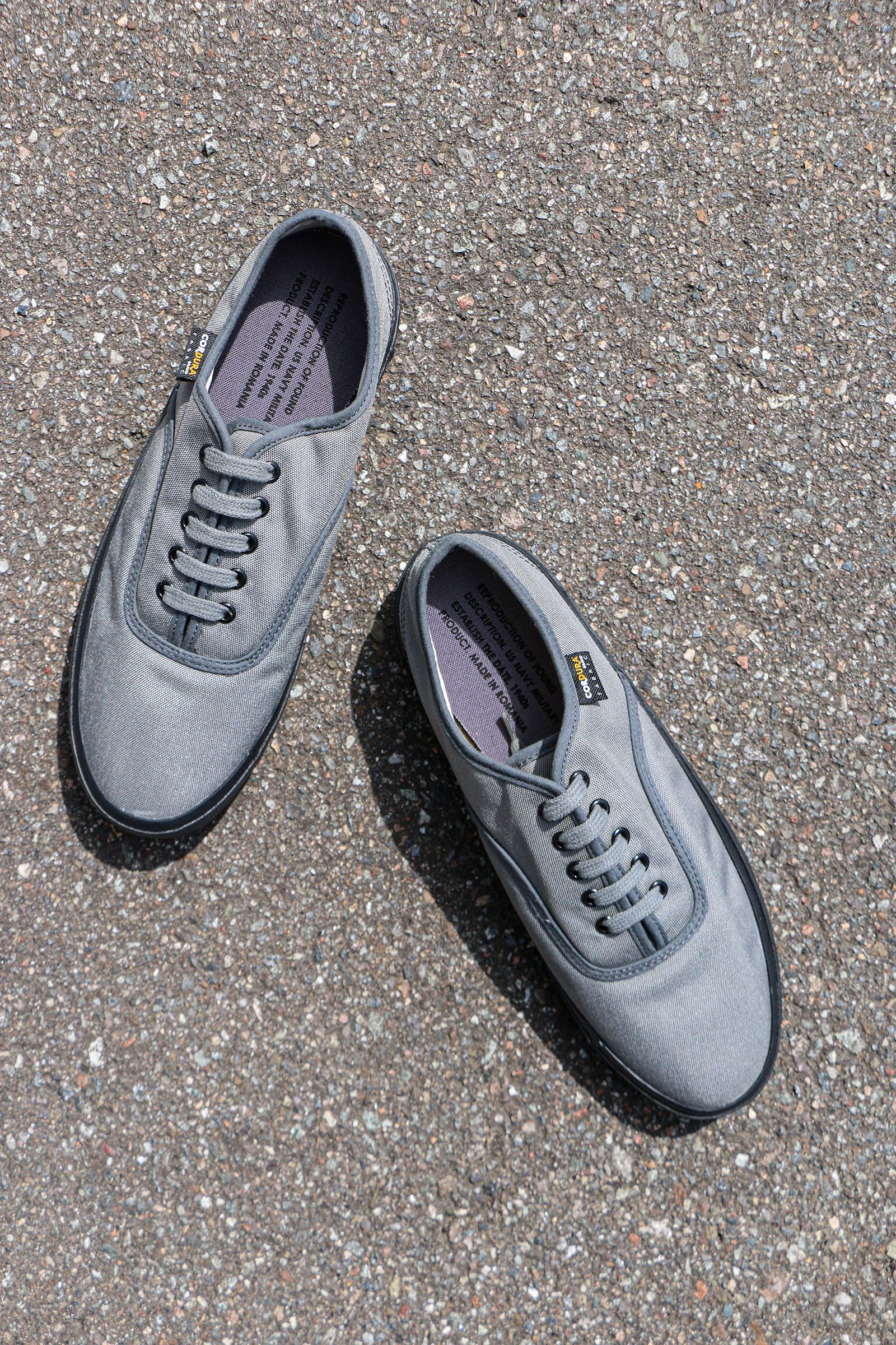 REPRODUCTION OF FOUND - US NAVY MILITARY TRAINER GRAY / BLACK SOLE / USミリタリー  トレーナー | koko