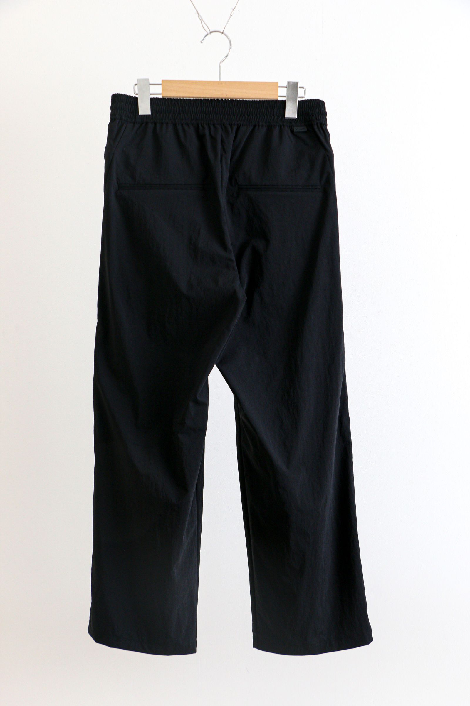 Y(dot) BY NORDISK - AIRLIGHT PARK PANTS WIDE PANTS Black / ワイド