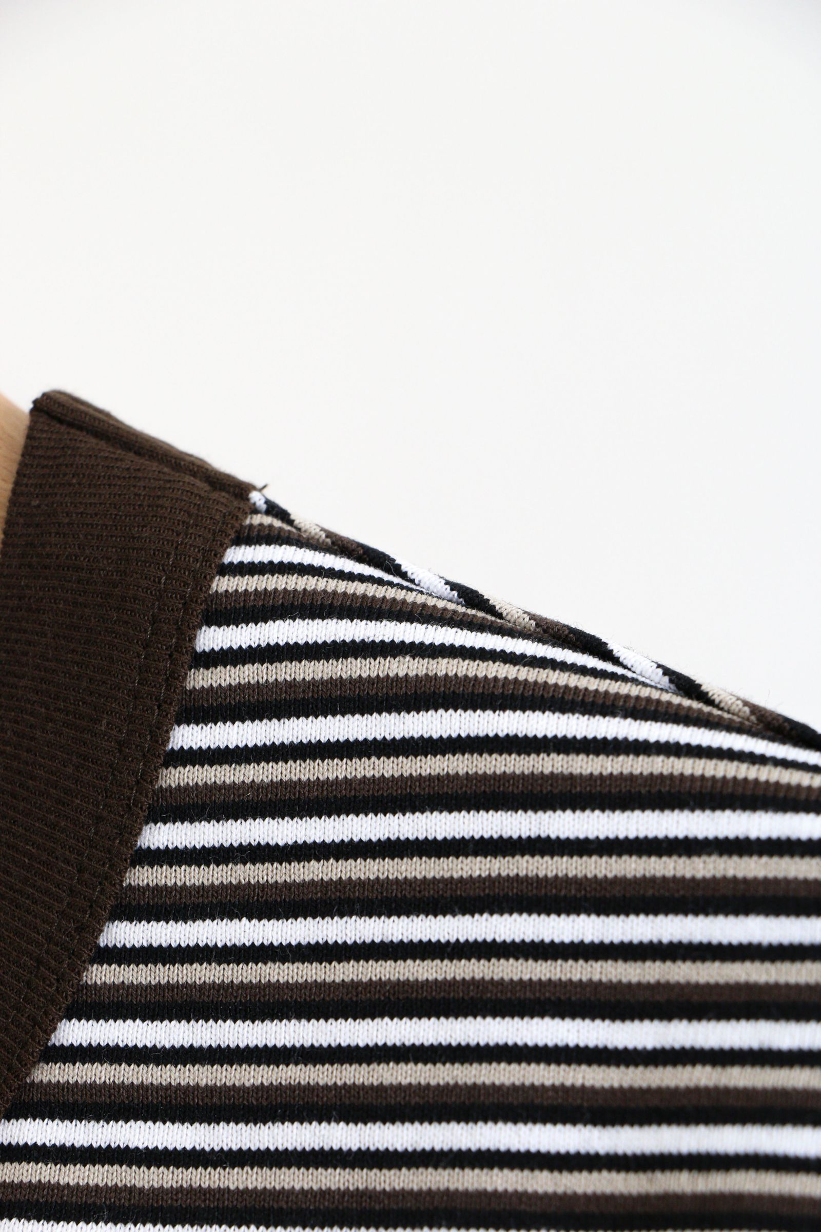 UNIVERSAL PRODUCTS - MULTI BORDER L/S T-SHIRT BROWN | koko