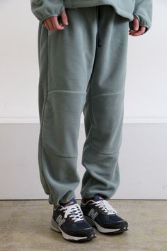 ADJUST BELT FLEECE PANTS PISTACHIO / アジャストベルト / フリースパンツ / ピスタチオ