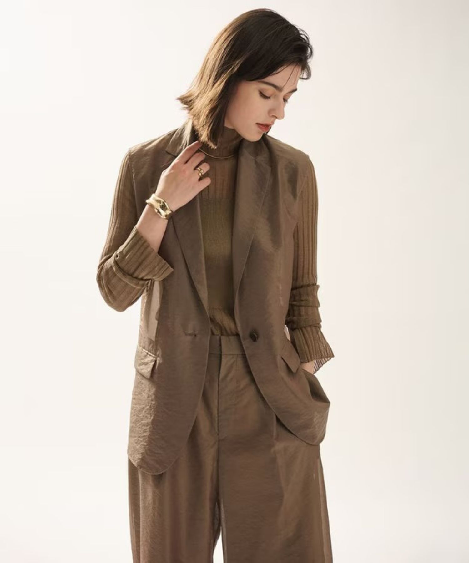 シアーオーガンジーテーラードジレ(カーキベージュ) ポリエステル / シングルジレ / VRUVGA0811