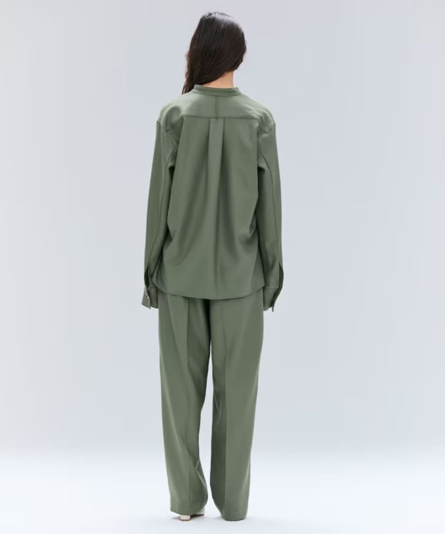 TERNES / ビックポケットプルオーバーウールブラウス( L.Khaki ) 毛 /  スキッパーネック/ドロップショルダー / 胸元 ポケット / BLCWGW0409