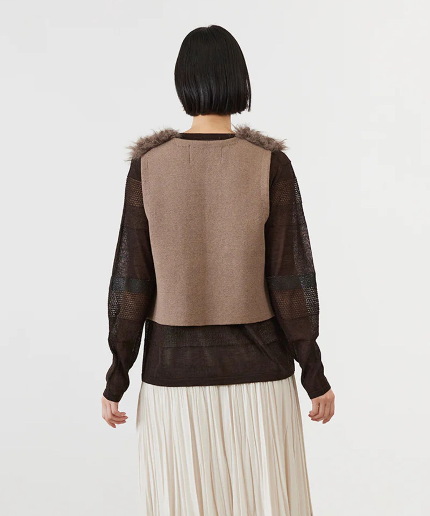 SHAGGY FAUX-FUR VEST( TAUPE) ポリエステル / フロントホック / サイドポケット/ 軽量ファーニット /ADWS-501-25