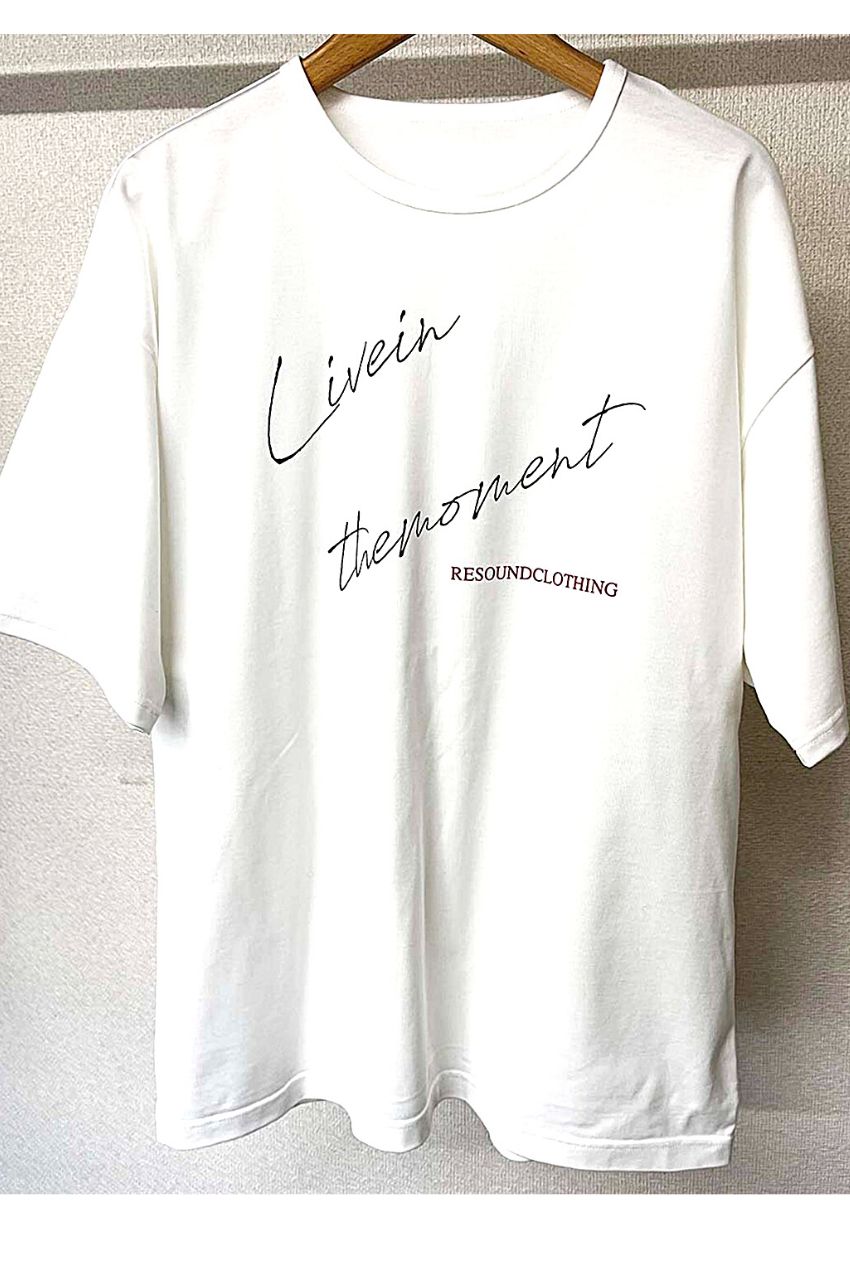 LIVE IN THE MORMENT LOOSE TEE / ロゴメッセージTシャツシャツ