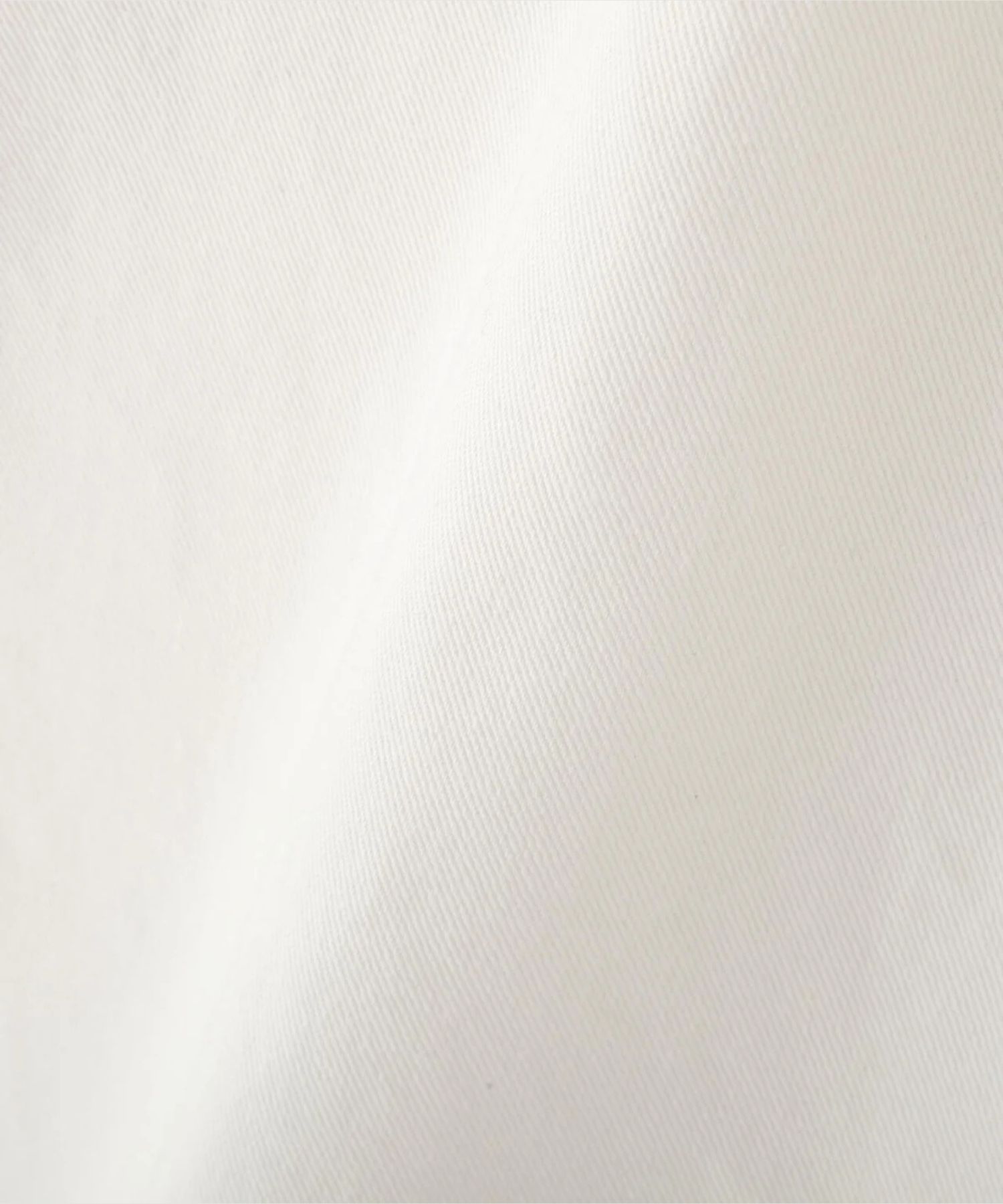 ネックリボンデニムシャツ(ホワイト)コットン100% / ストレッチなし / ボタンあき / 取り外しボウタイ付き / 胸ポケット×1 / 0316110108