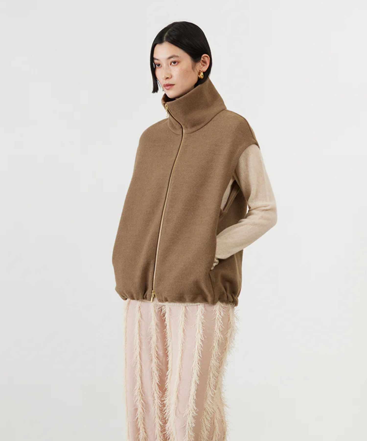 WOOL SILK BLENDED LIGHT ZIP VEST (TAUPE) 綿 / サイドポケット / ダブルZIP / 裾ドローコード / ADWS-501-22