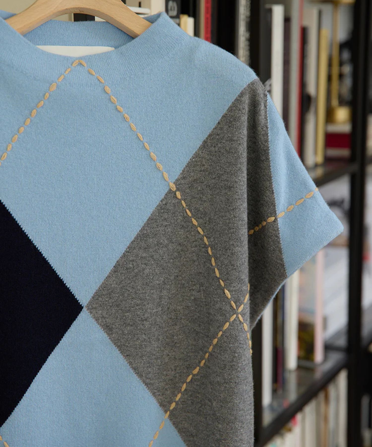 ARGYL INTARSIA VEST (BLUE) 毛 / ハンドステッチ / 柔らかい /  ADWS-501-27