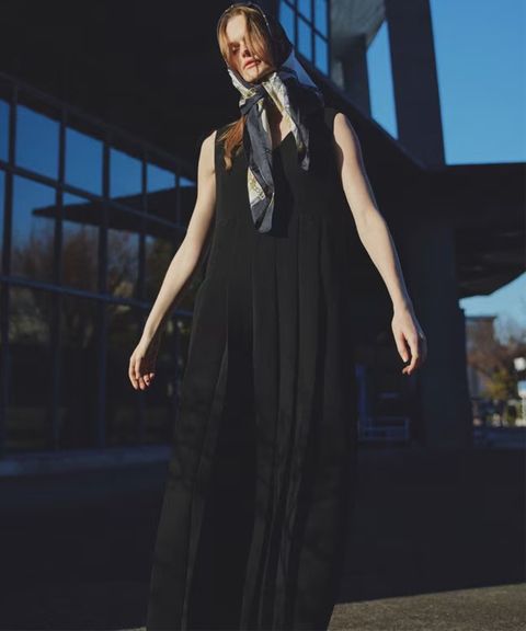 ウォッシャブルダブルクロス プリーツオールインワン(ブラック)ポリエステル100% / Vネック / ウォッシャブル / 防シワ / OPUVGW0100