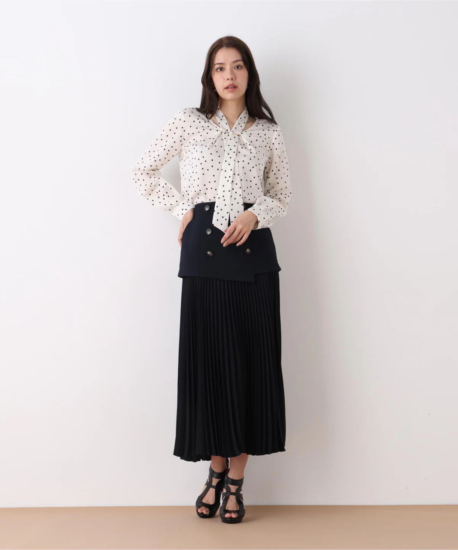 ソフトオックスプリーツスカート(ネイビー)ポリエステル100% / ストレッチあり / 前ポケット×2 / 0316120203