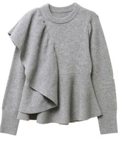 ショルダーフリルペプラムニット(グレー)ポリエステル / アシンメトリーフリルディテール / 5125626212