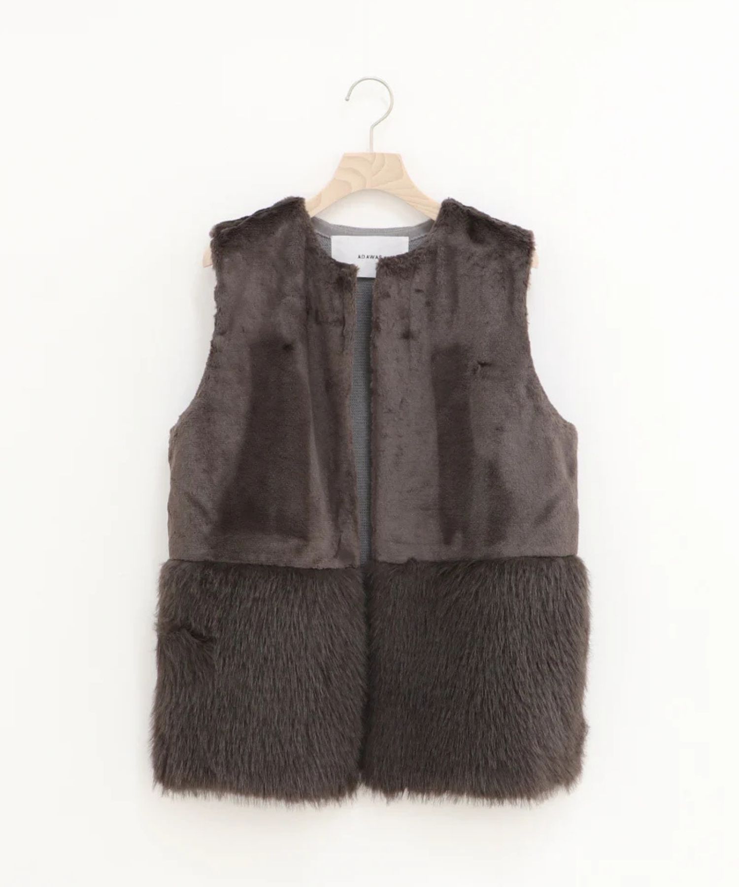 FAUX-FUR PANEL VEST (TAUPE) ポリエステル / 後身頃ニット / ミドルレングス / ADWS-501-26