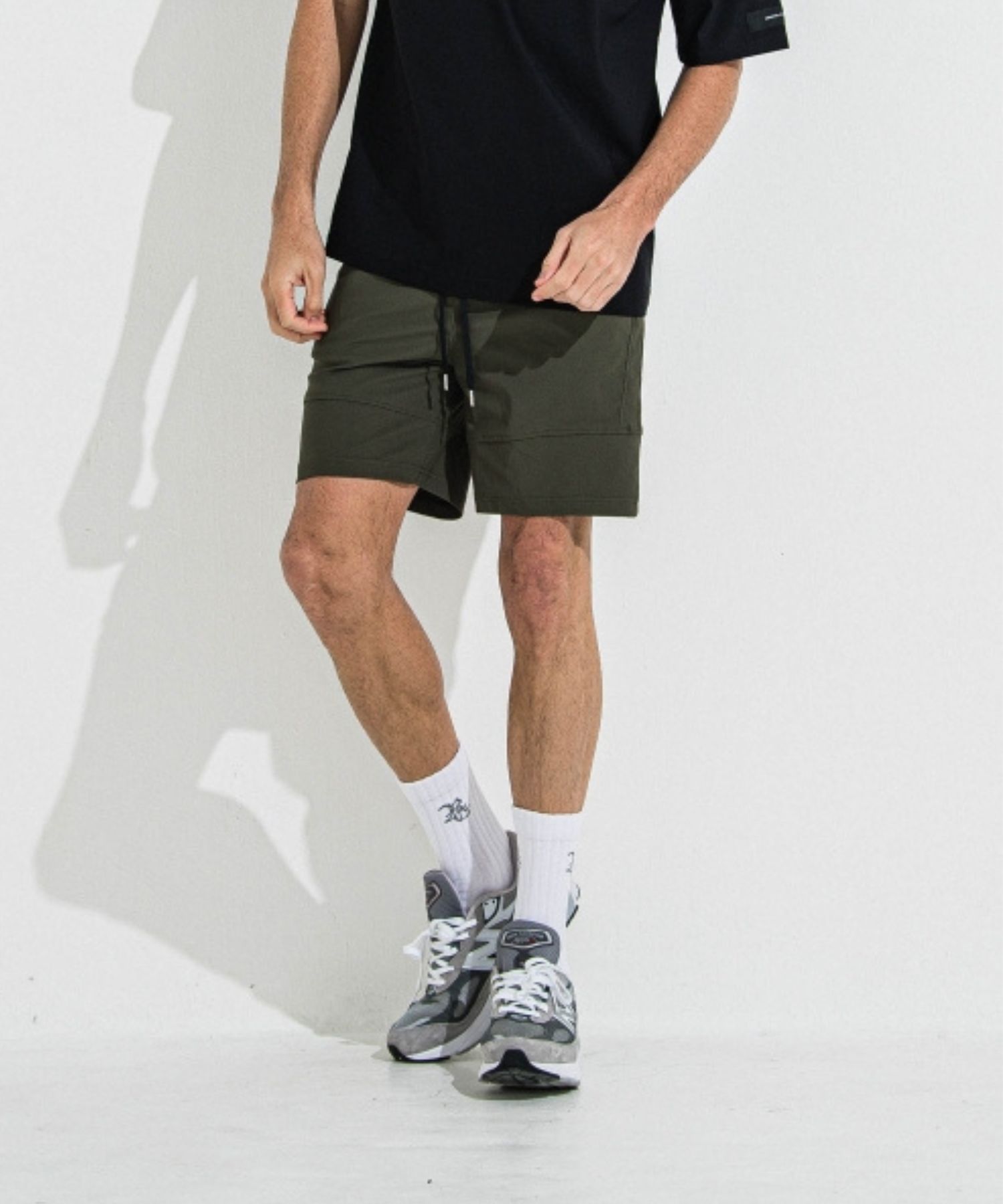 TYLER NYLON SHORTS (カーキ ) ポリエステル /  ベルトループ/  スラッシュポケット / 360°ストレッチ / RC36-HP-002