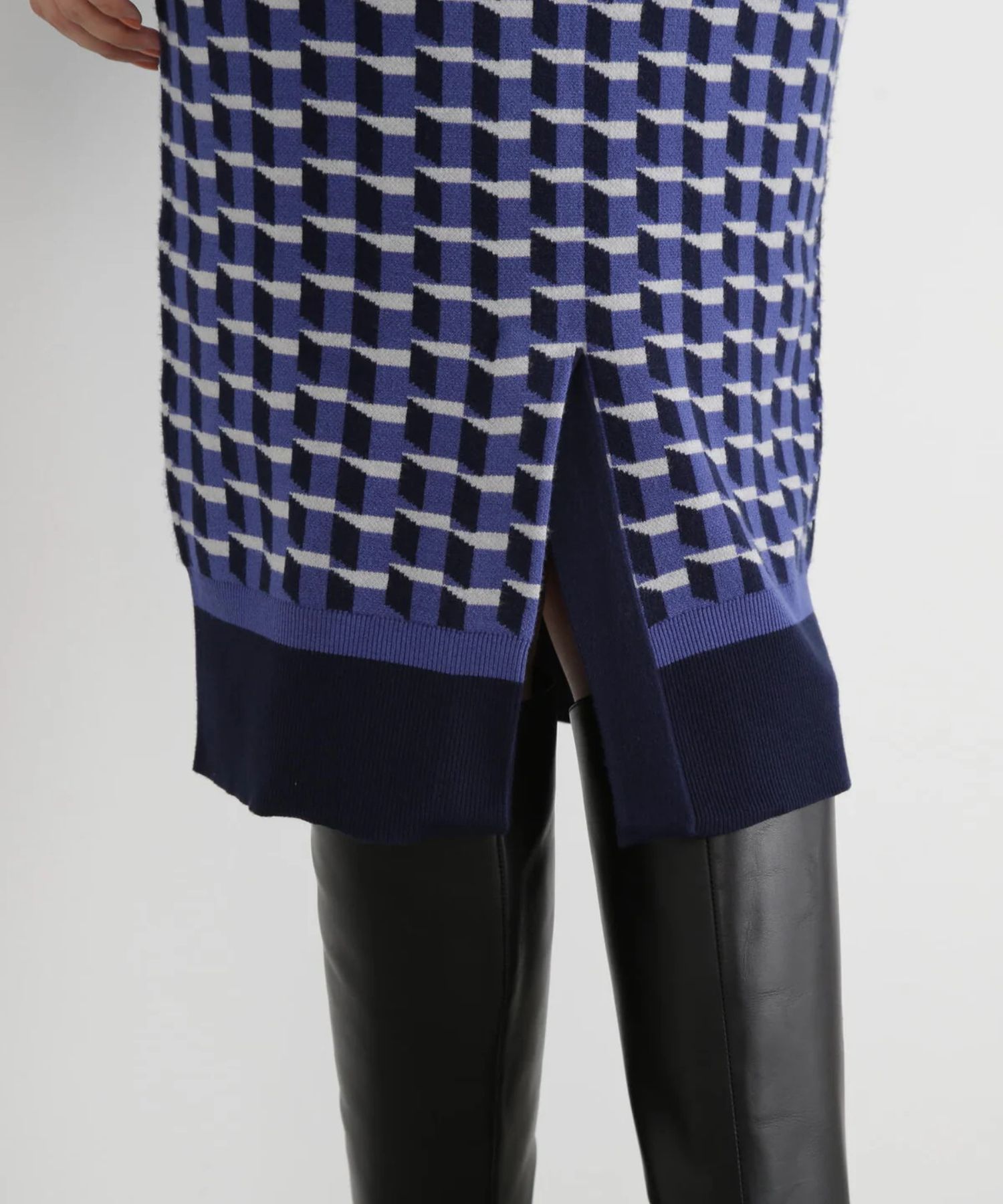 ジオメトリックジャガードニットワンピース(ブルー)レーヨン / 裏地無し / 袖釦あり / 前ベンツ / ベルト付き / ストレッチあり / 0315247113