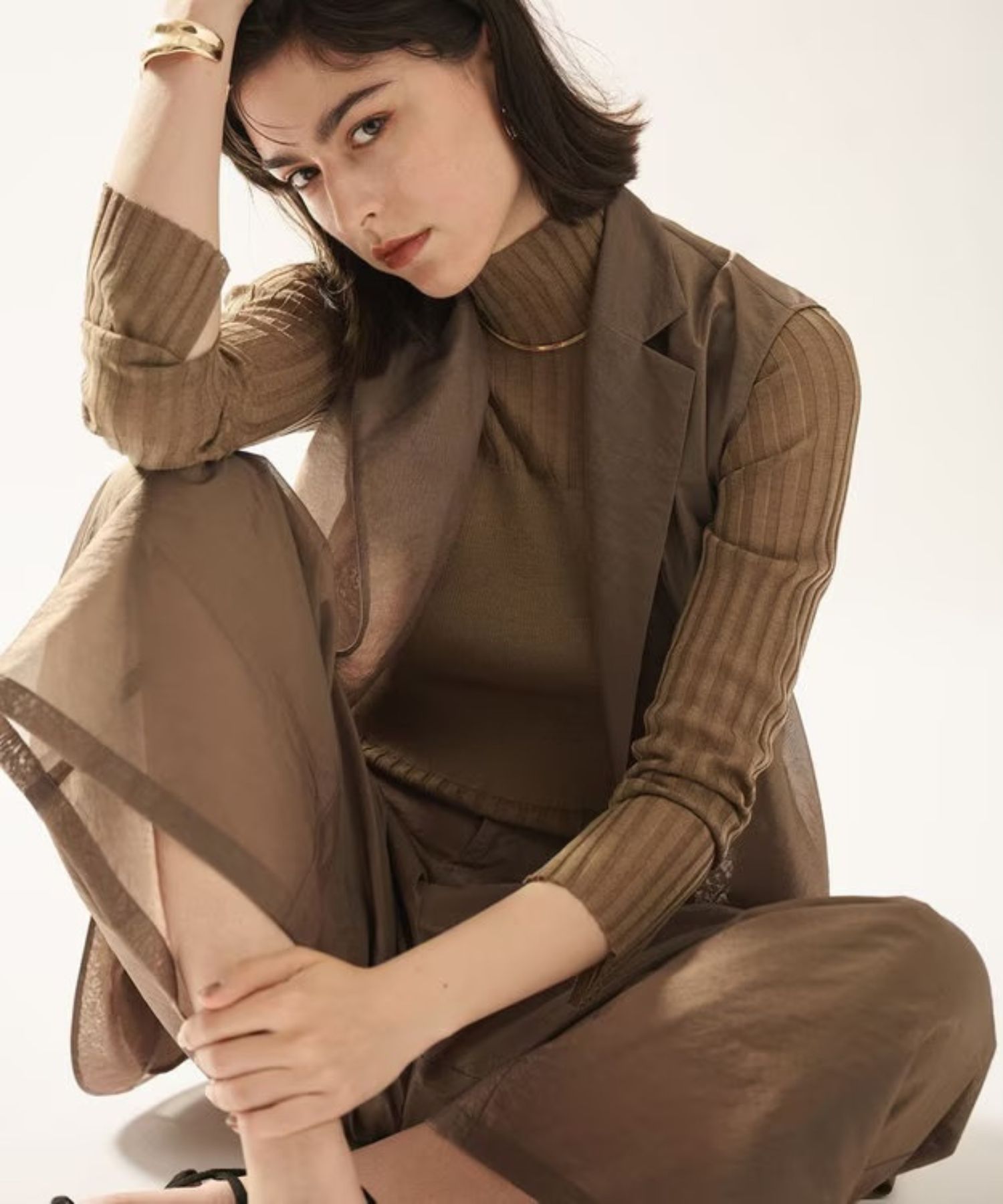 シアーオーガンジーテーラードジレ(カーキベージュ) ポリエステル / シングルジレ / VRUVGA0811