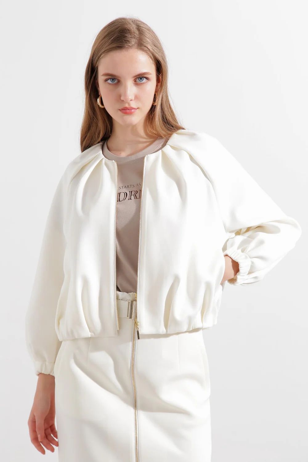 ダンボールノーカラーブルゾン (ホワイト) / ポリエステル・ポリウレタン / ストレッチ / 0315150303