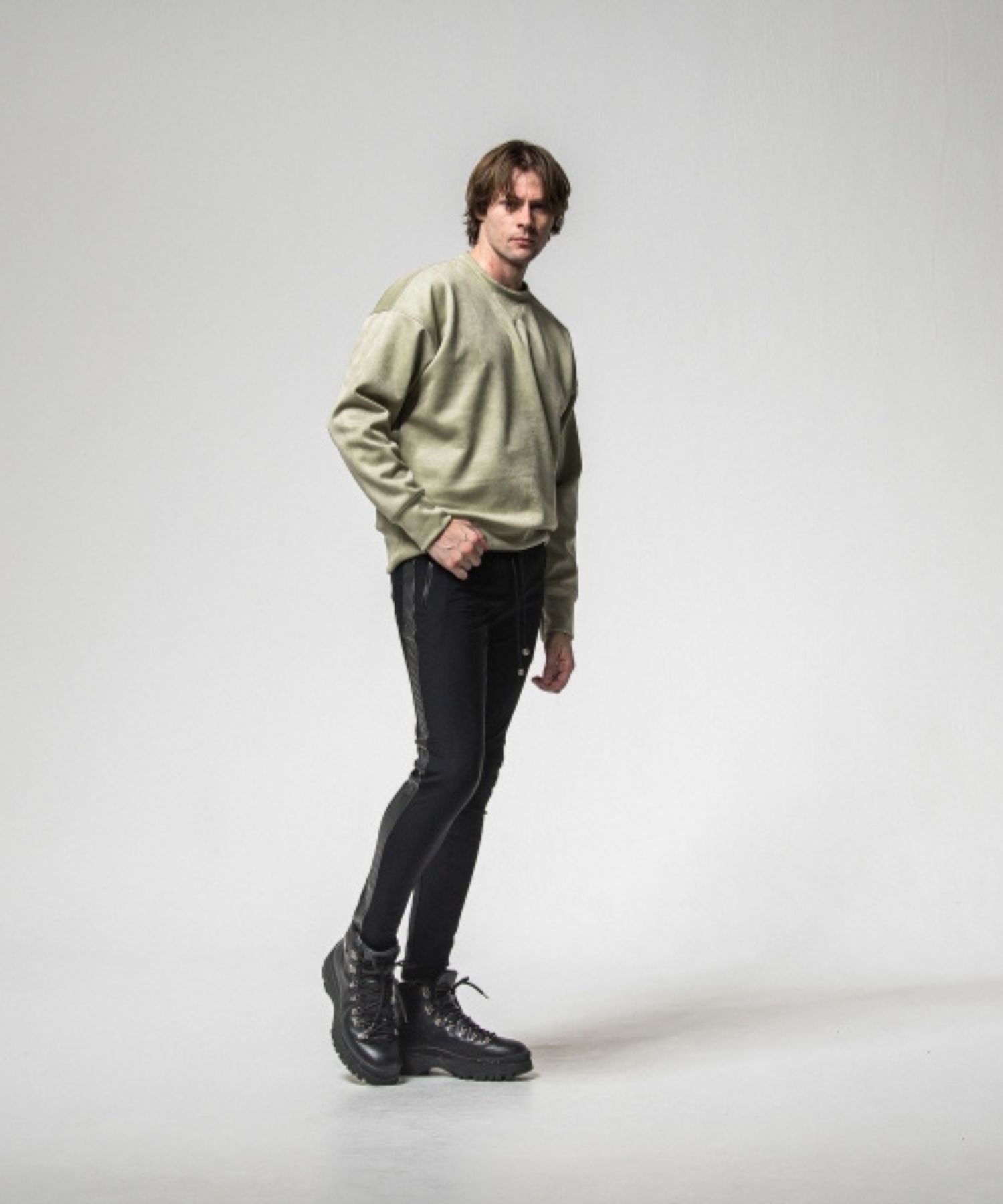 suede drop trainer ( KHAKI ) ポリエステル / スウェードジャージ / ストレッチ素材 / オーバーシルエット /RC38-C-005