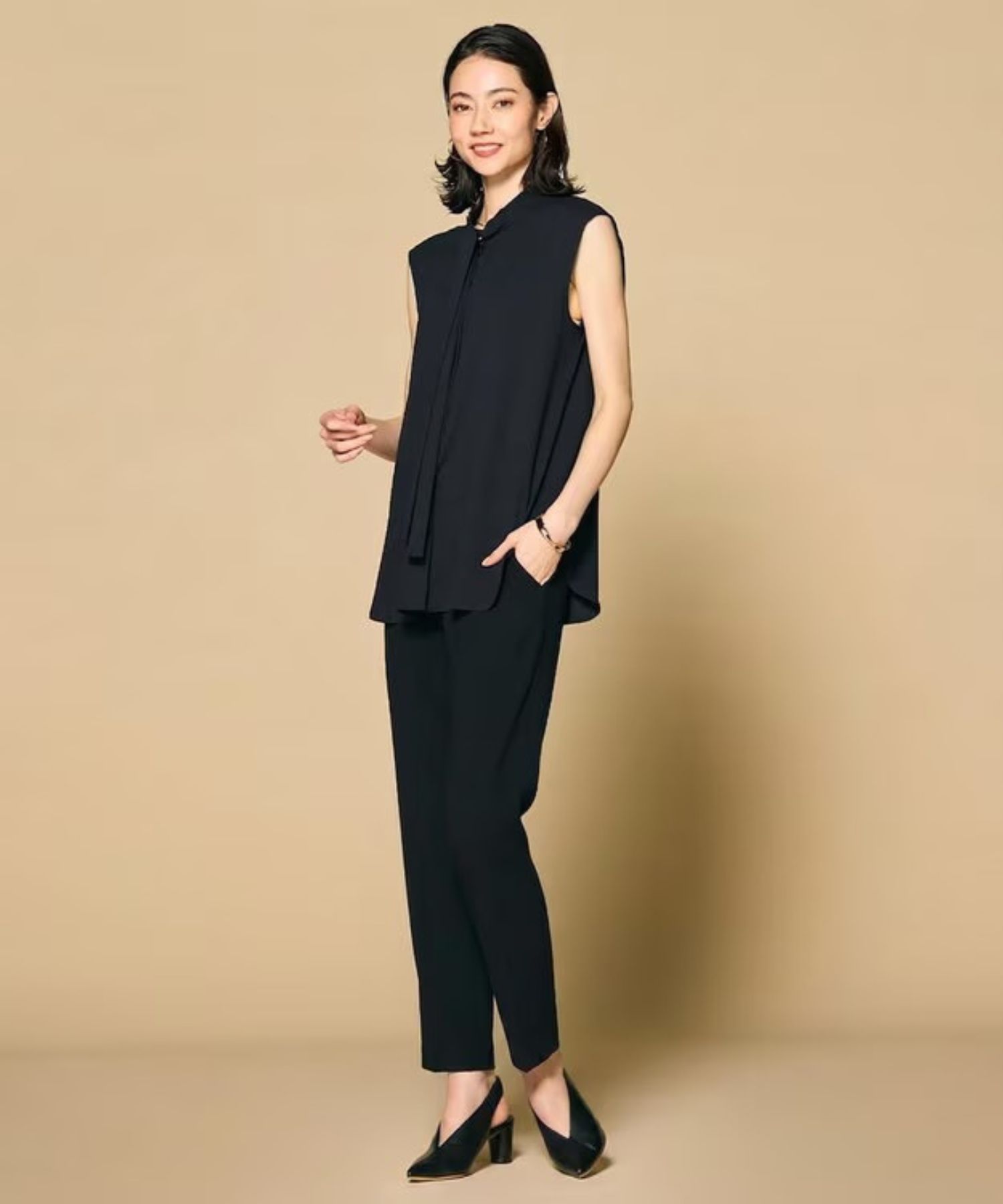 CINDY / クロップドパンツ( Black x Black ) トリアセテート/ 腰まわり配色ライン  /  通年着用 / 手洗可 / PRCWLA0719