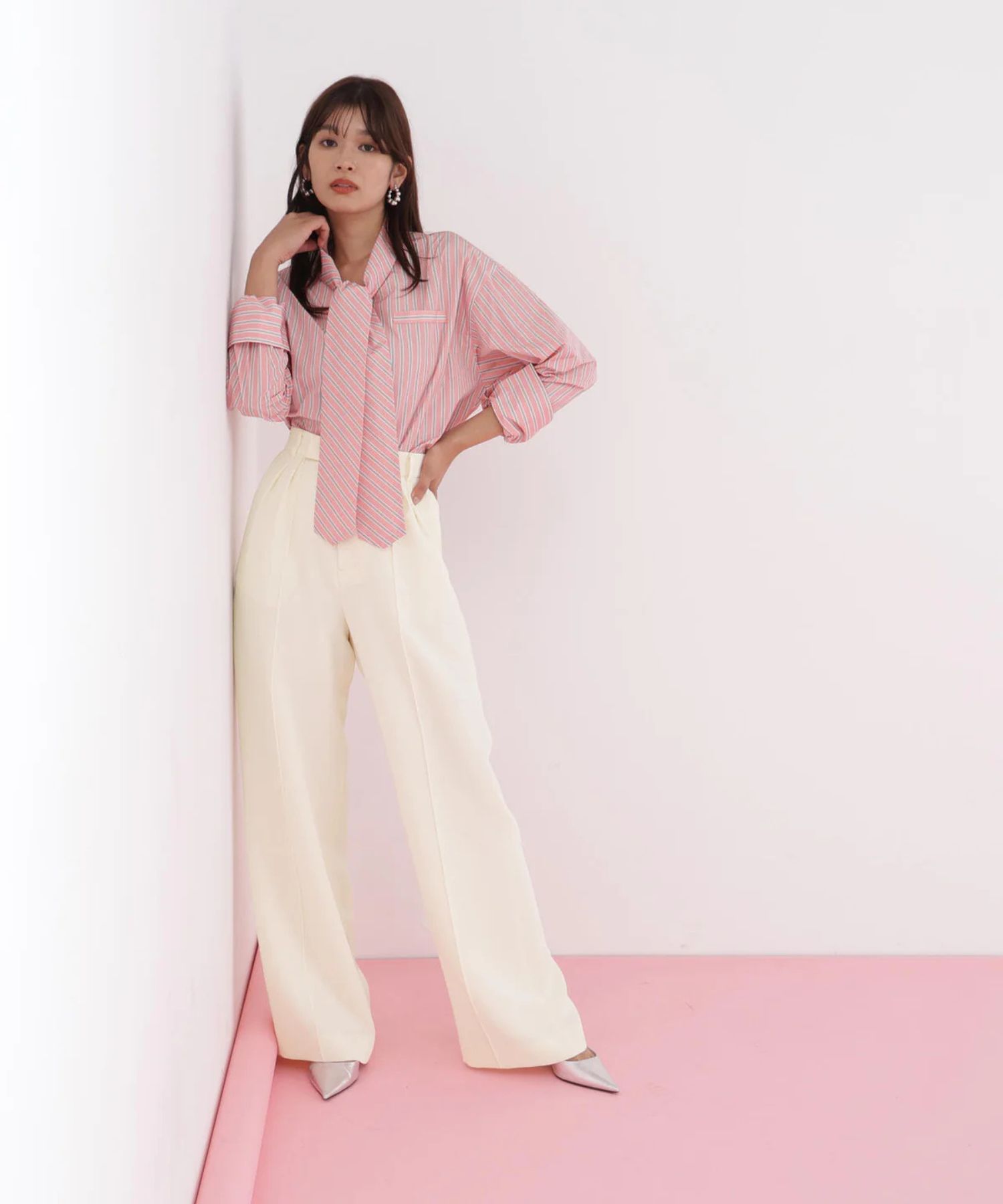 センターシームパンツ(エクリュ)ポリエステル/ ウエストゴム / 脚長効果 / ハイウエスト / ストレッチなし / 前ファスナーあき / 0316130104