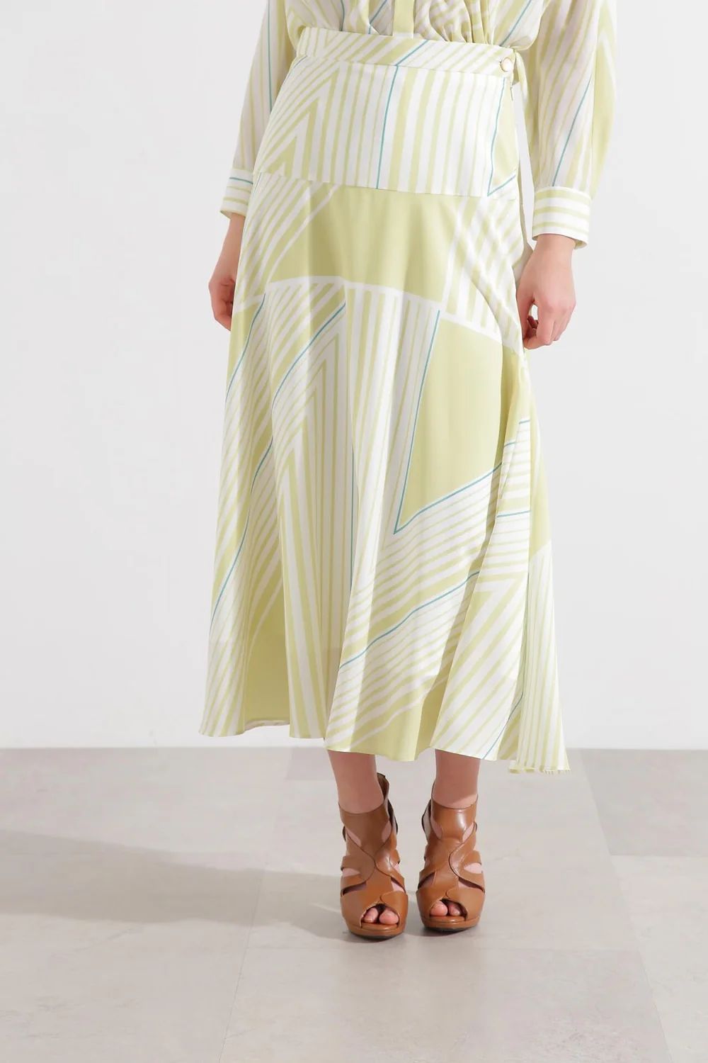 トライアングルボーダープリントスカート (イエロー) / ポリエステル 100% / ウォッシャブル / セットアップ / 0315120311