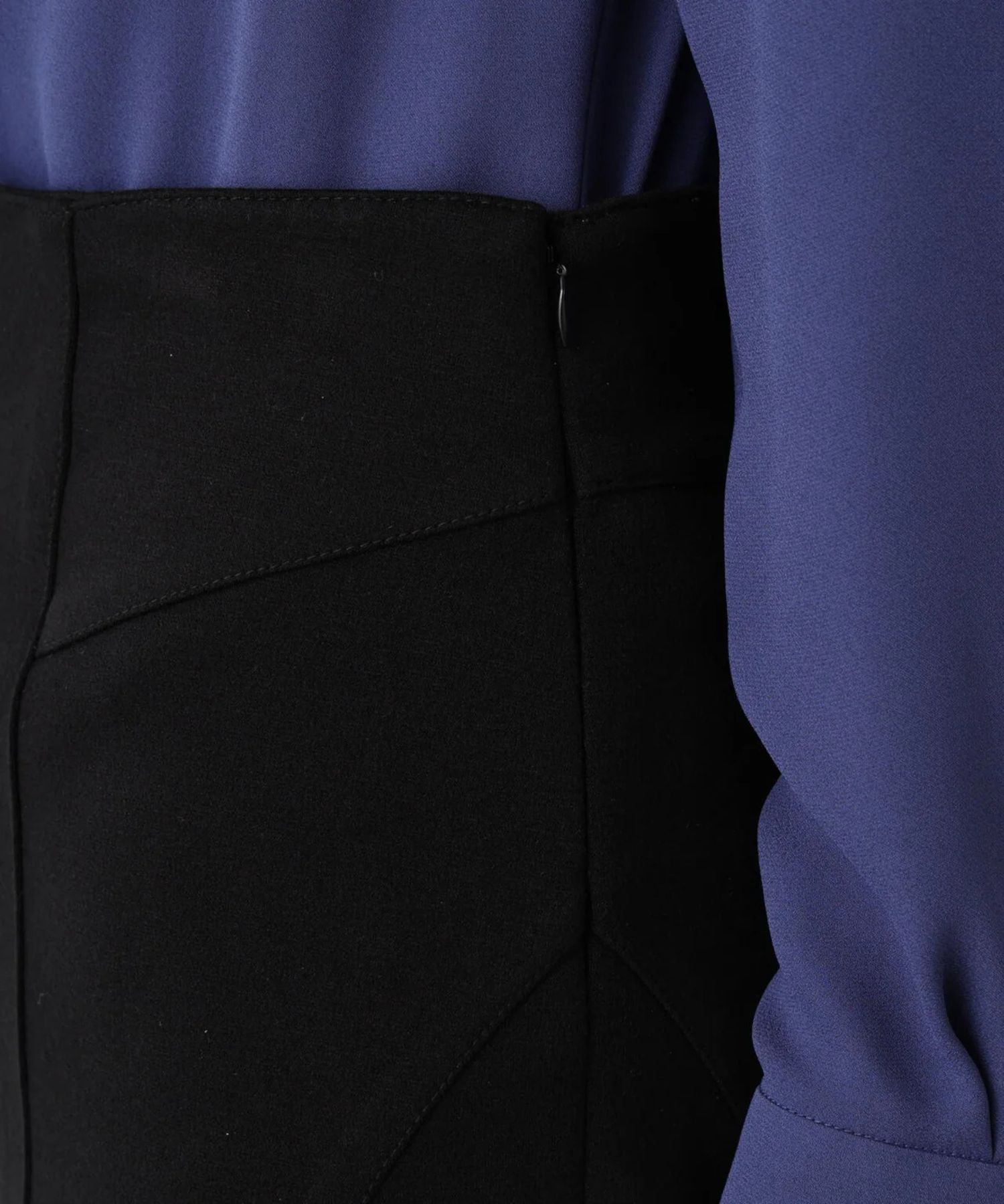 ウールスムースカッティングタイトスカート(ブラック)アクリル / ストレッチあり / 裏地付き / 左ファスナー / 膝がすっぽり隠れる丈 / 0315220116