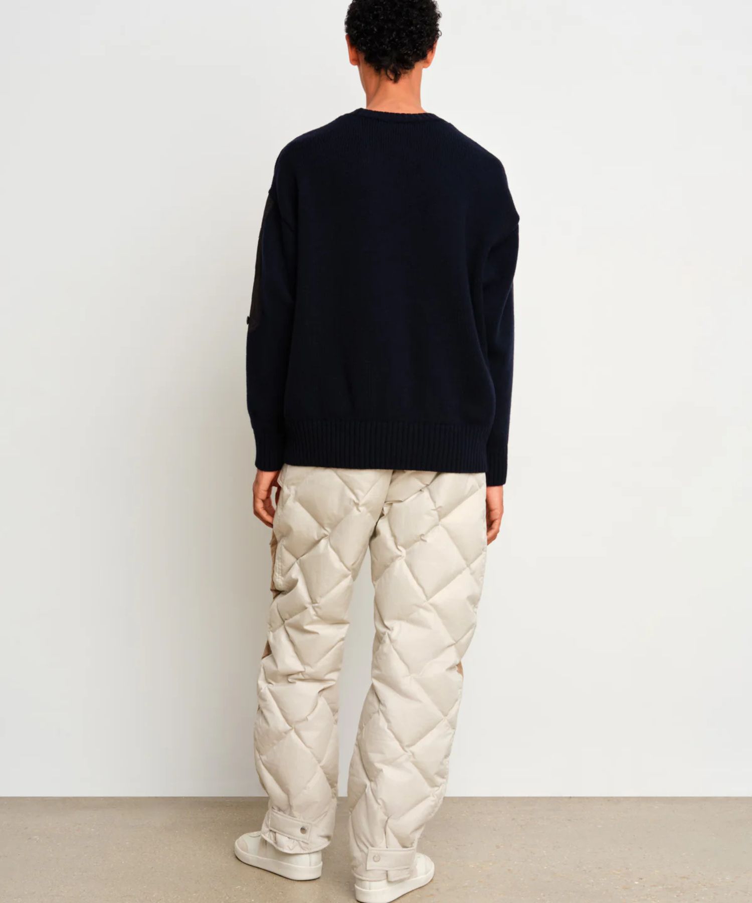 ( MENS) LASCARI ラスカリ ニット (ネイビー) 毛 / クルーネックニット / TATRASロゴ入り / ボタン付きパッチ / MJXA0139050248