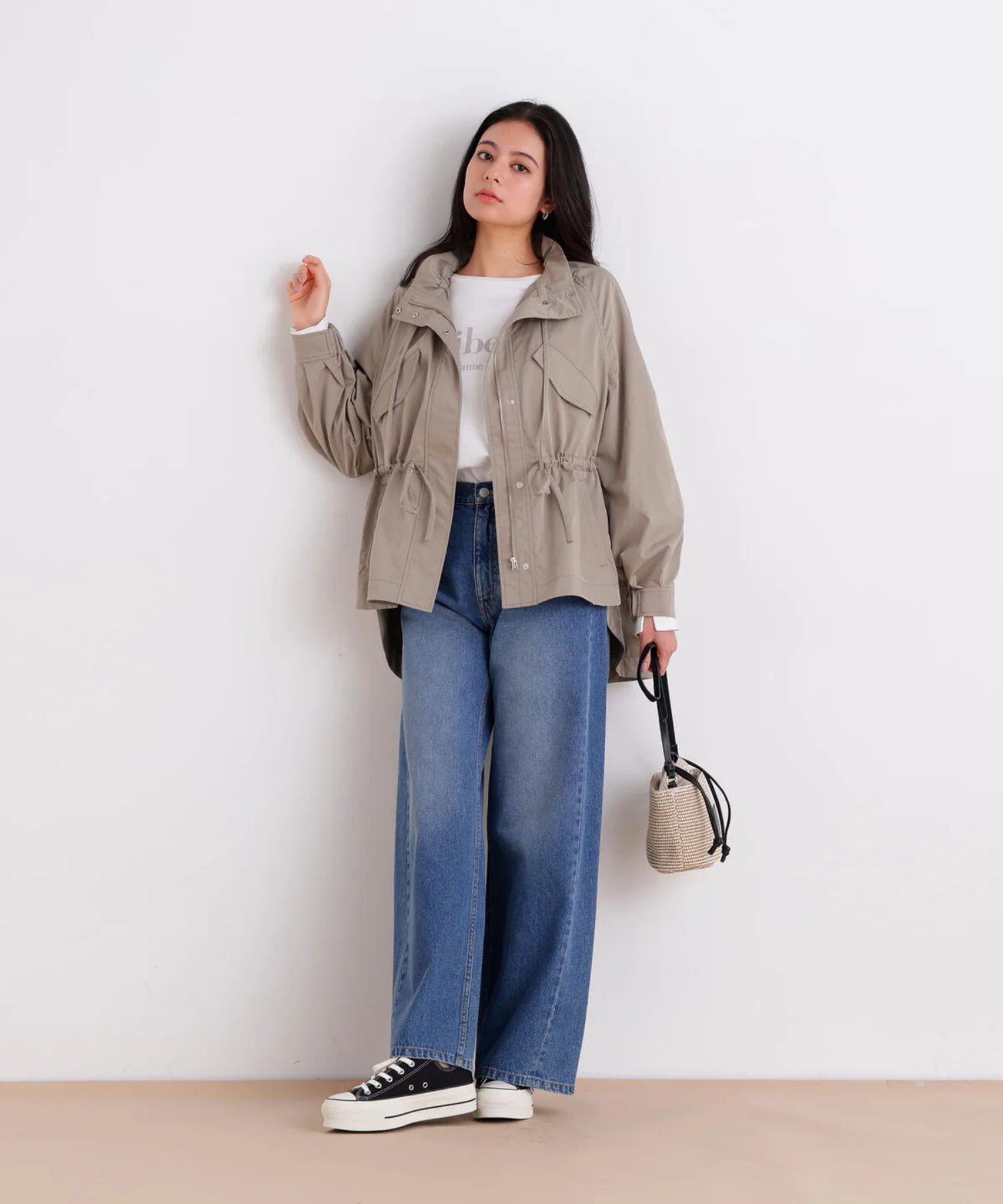 ストレッチツイルマウンテンパーカー(カーキ)ポリエステル / ストレッチあり / 裏無し / 両脇ベンツあき / 前ファスナー開き+ドットボタン / 0316155217