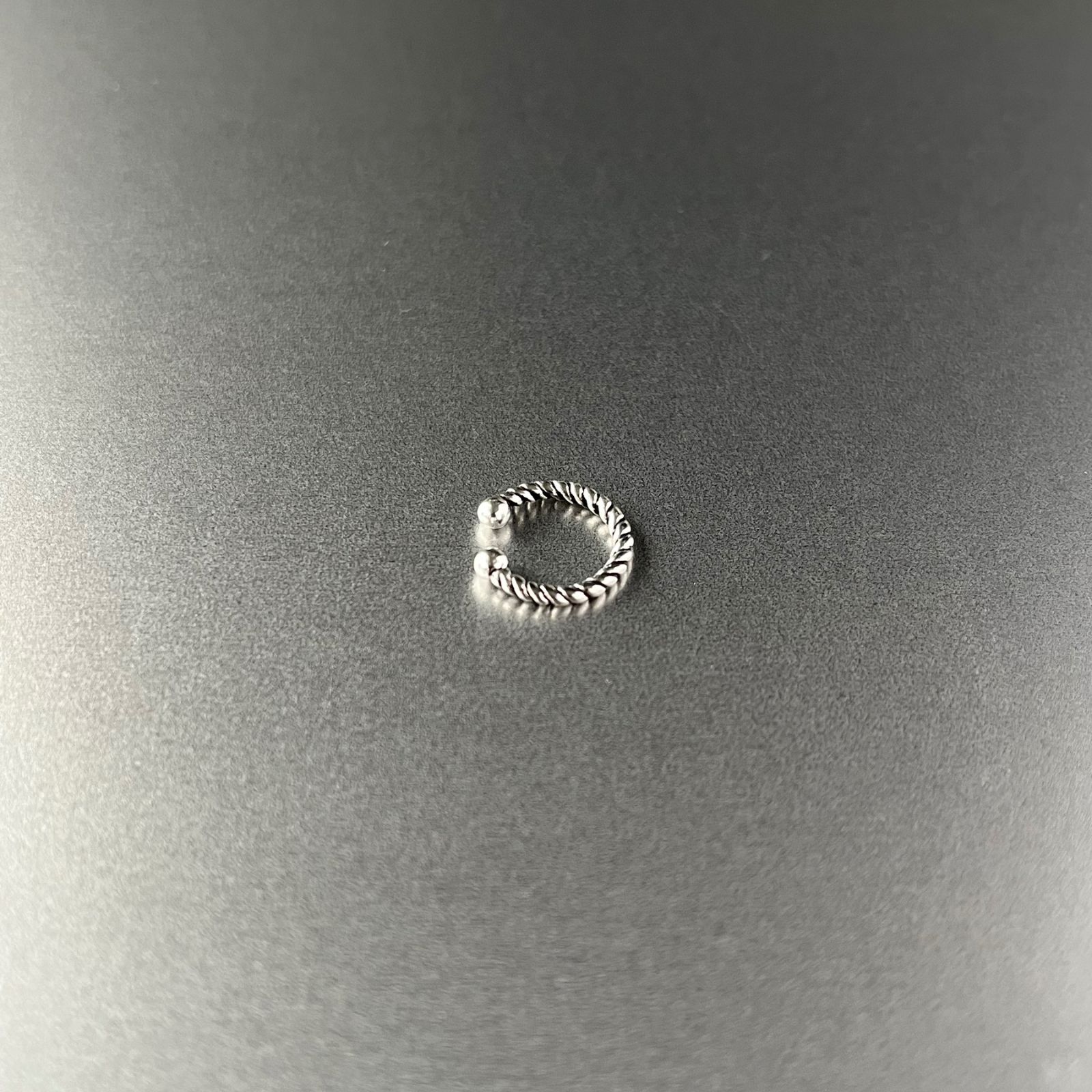 【ASSET SILVER】イヤーカフ・ツイスト / シルバー925 / 細身 / 直径15.5mm / 線径1.5mm