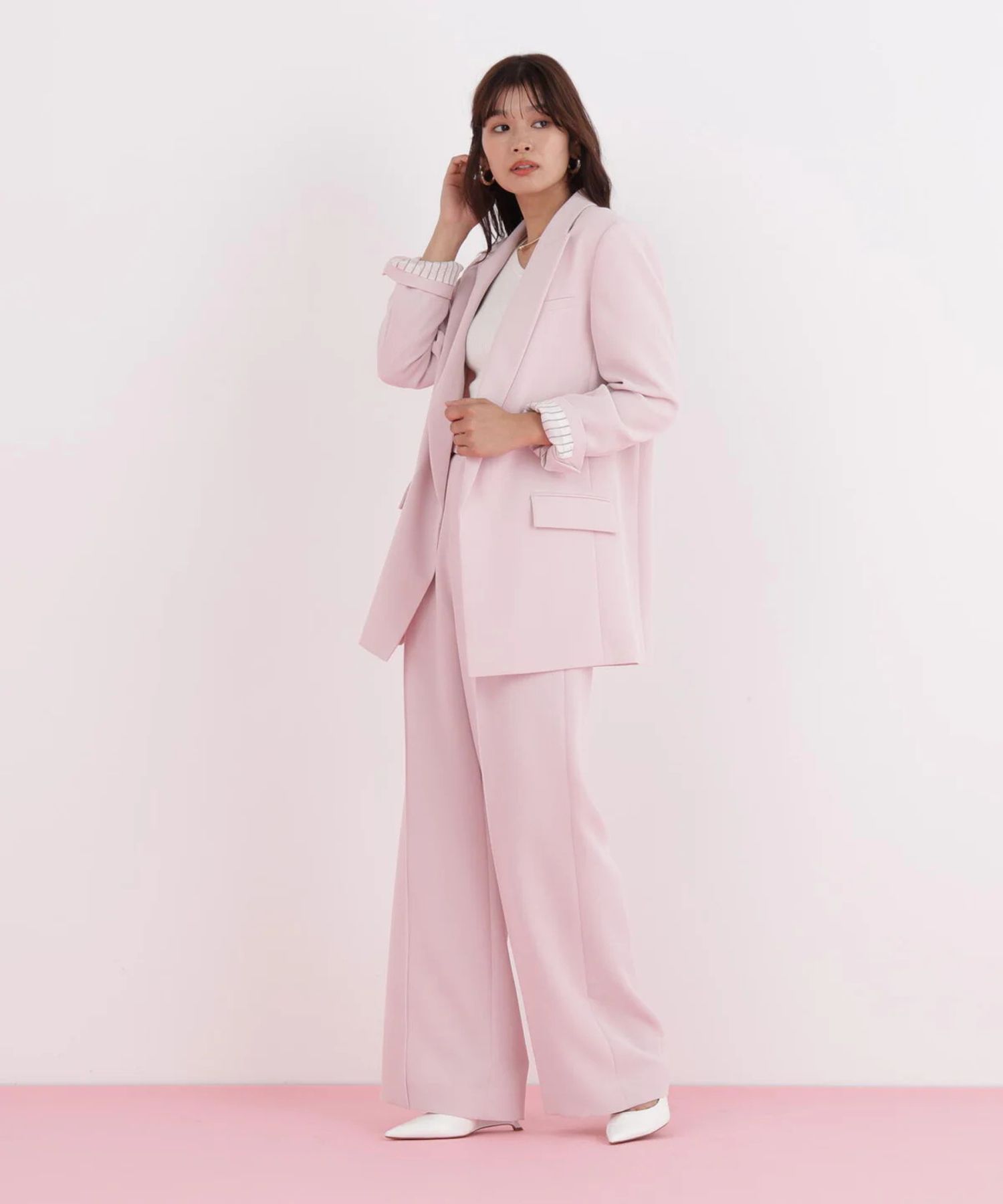 ストライプスリーブジャケット(フラミンゴピンク) ポリエステル / ストレッチ無し / 総裏 / ポケット×3/ 前あきは止めなし / 肩パットあり / 袖口は本あき / 0316150104