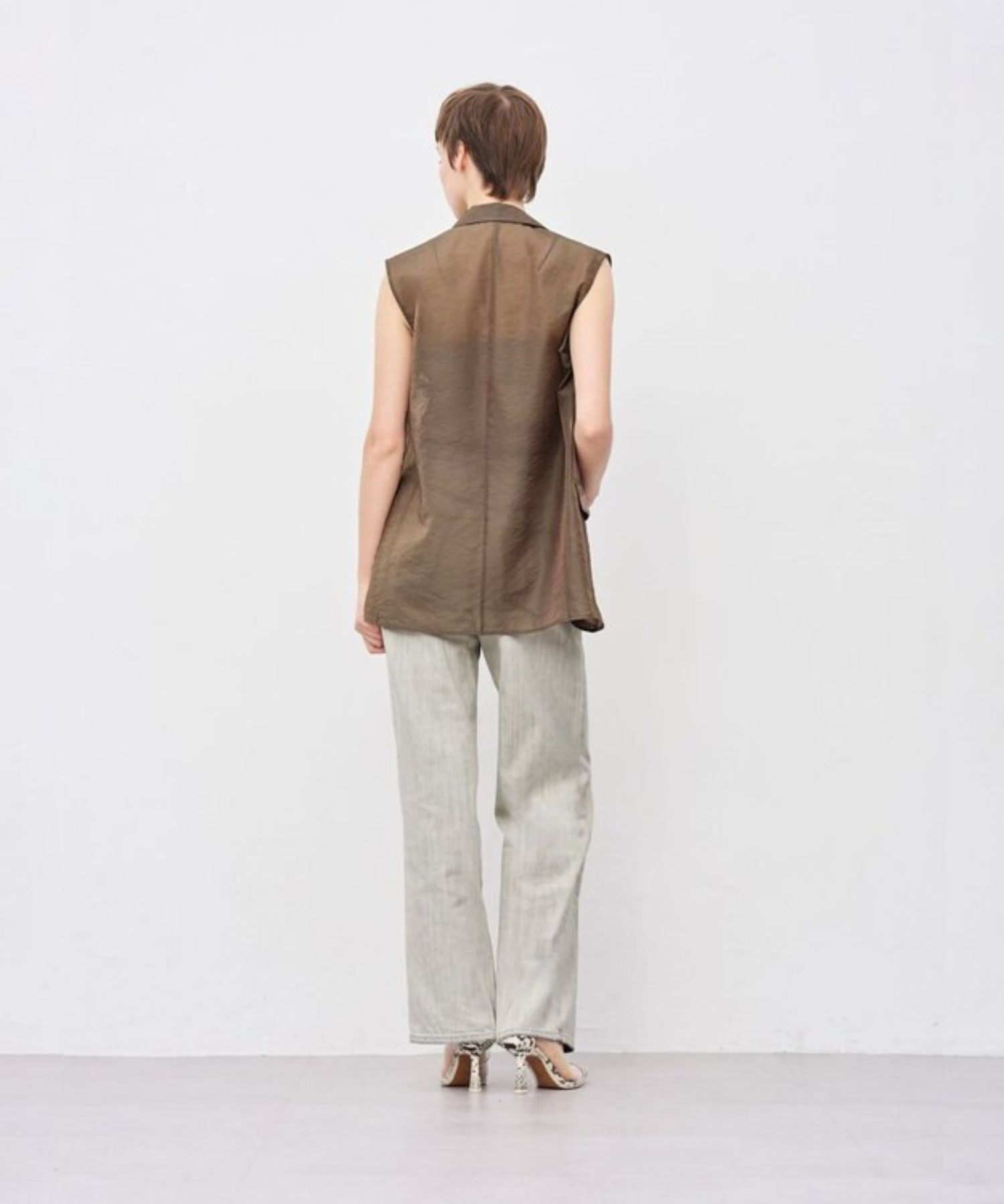 シアーオーガンジーテーラードジレ(カーキベージュ) ポリエステル / シングルジレ / VRUVGA0811