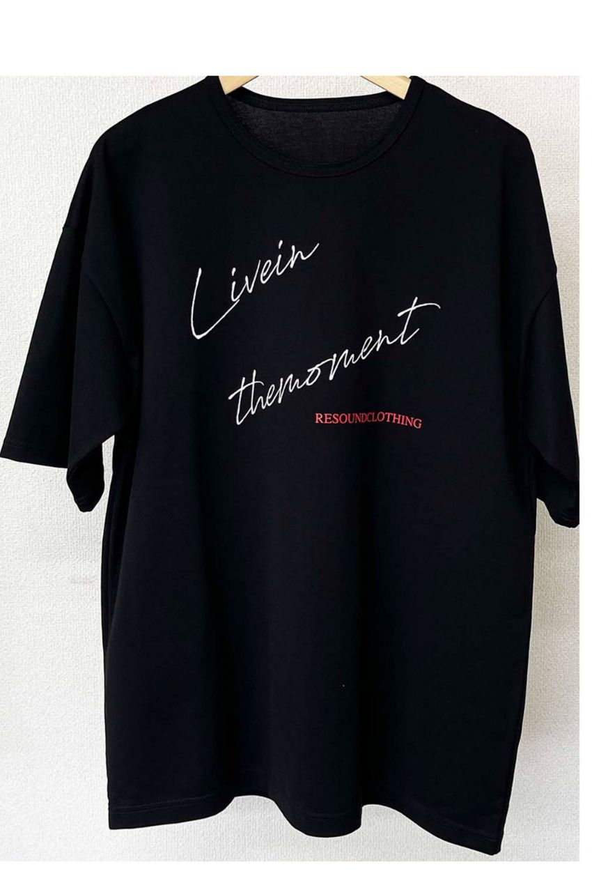 LIVE IN THE MORMENT LOOSE TEE / ロゴメッセージTシャツシャツ