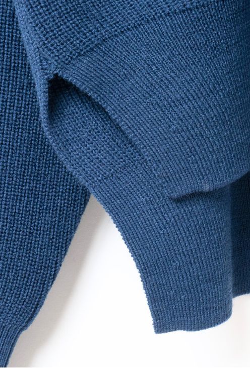 Boat neck knit pullover (ネイビーブルー) ウール /  クロップド丈 / 手洗い可 /  サイドスリット/ FN242-05402